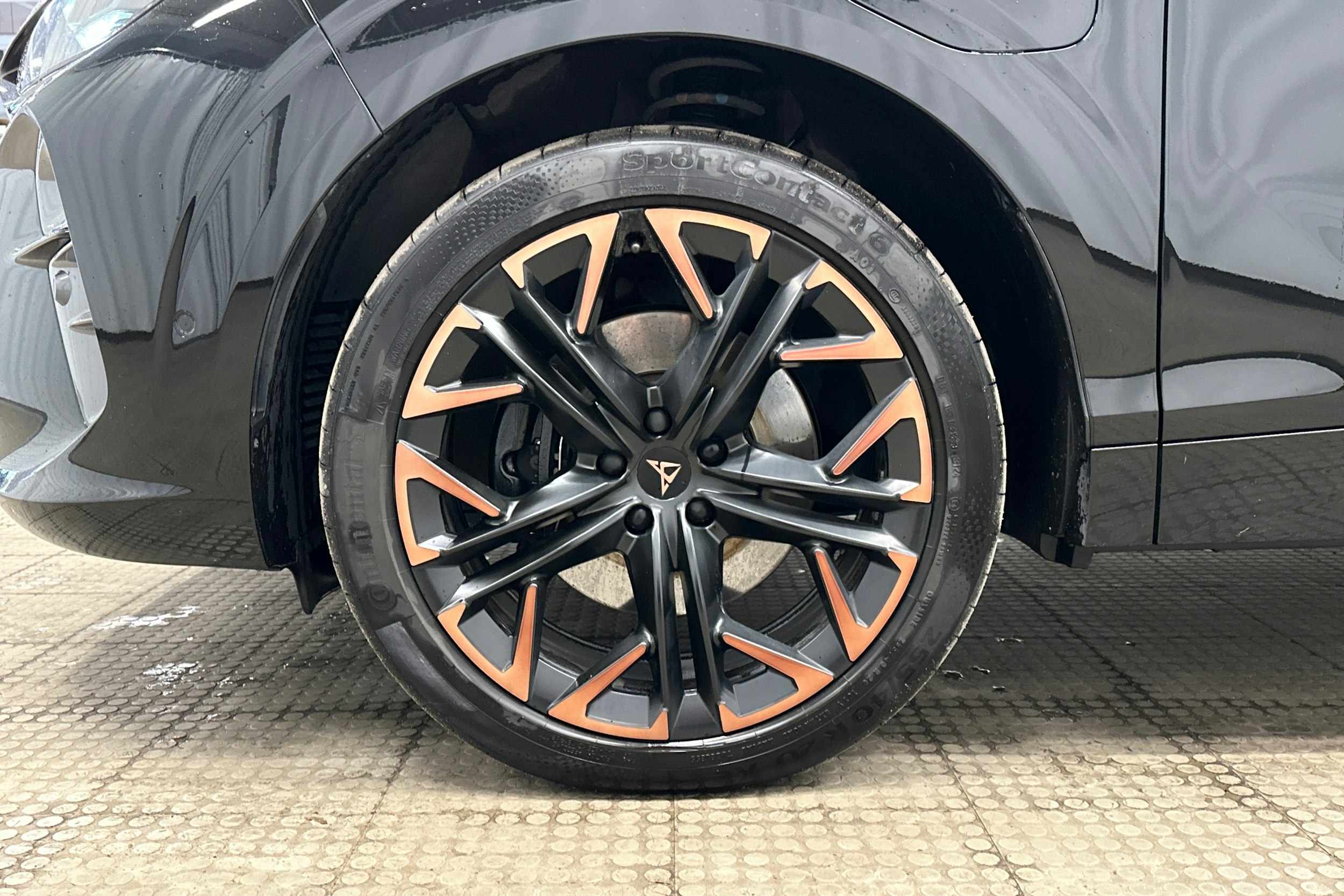 musta CUPRA Terramar 2025 kuva 11.