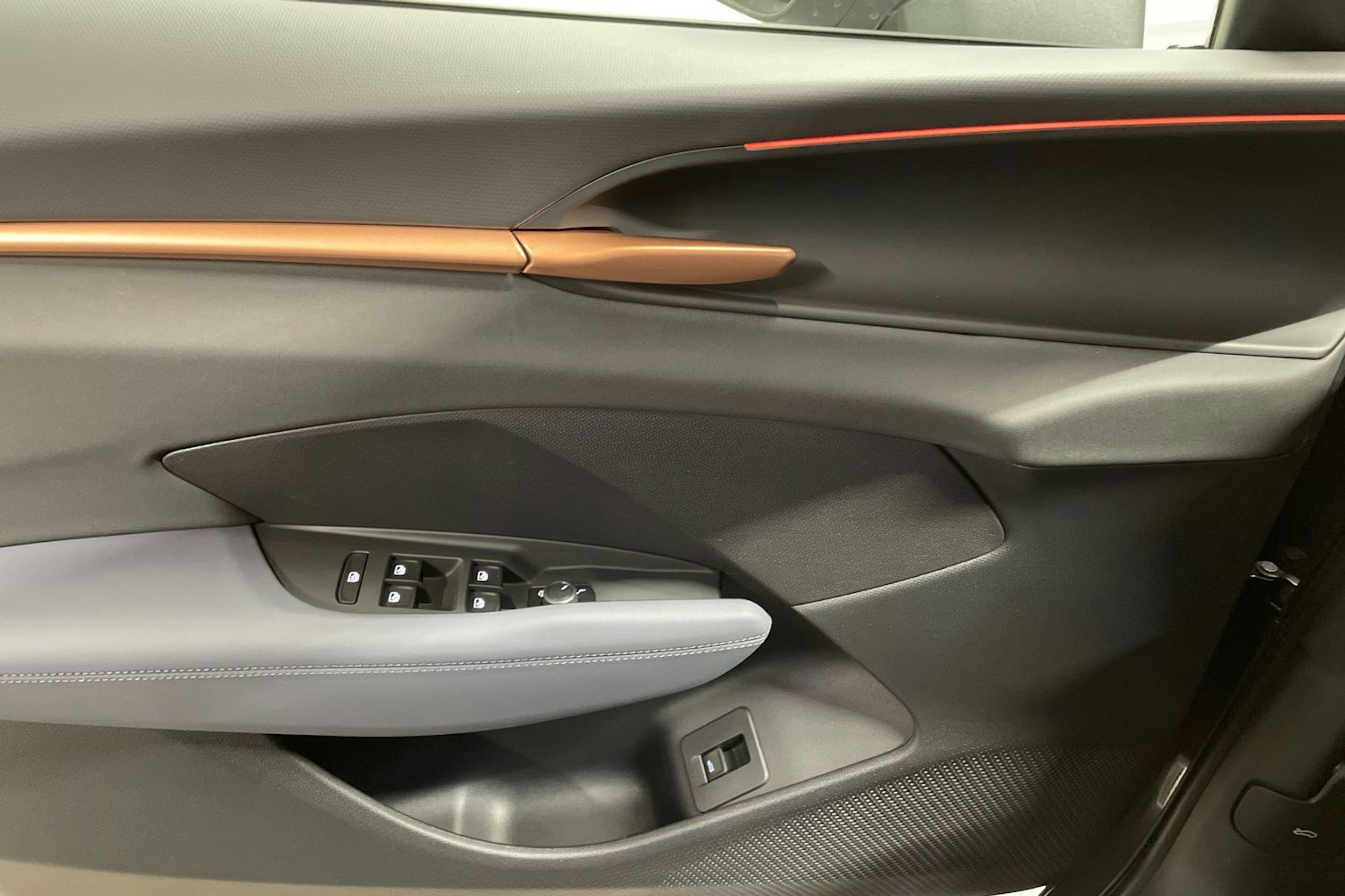 met. harmaa CUPRA Terramar 2025 kuva 18.