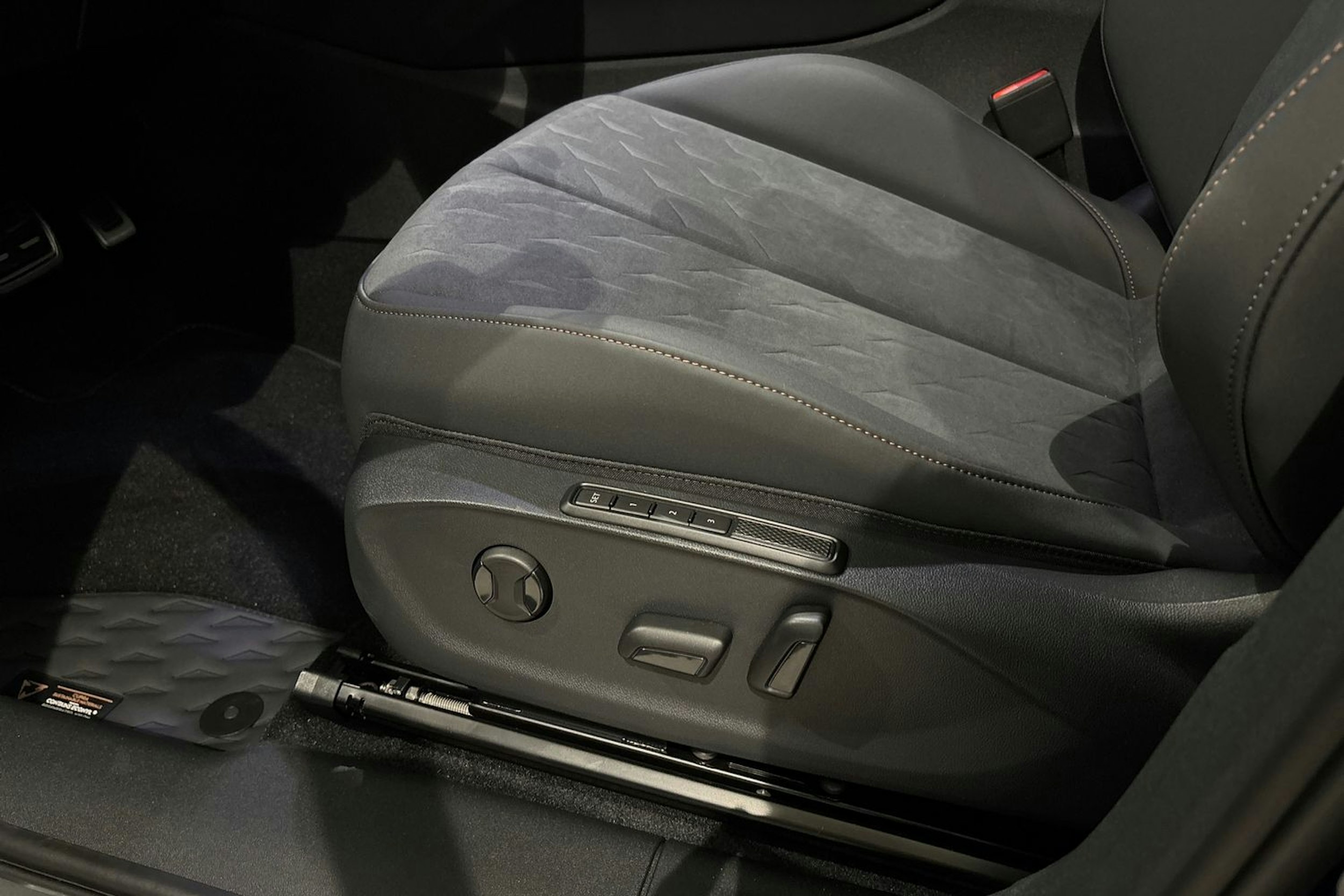 sininen CUPRA Terramar 2025 kuva 11.