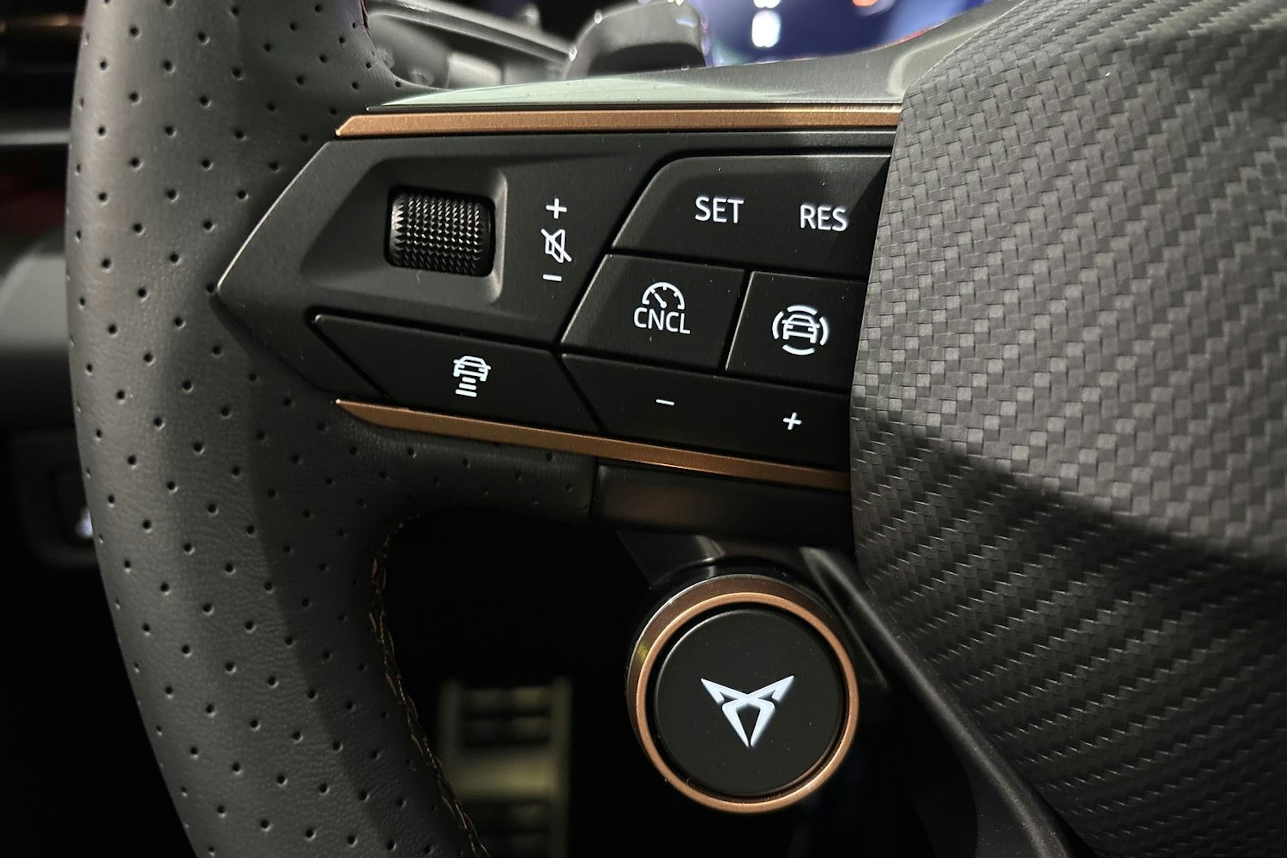 sininen CUPRA Terramar 2025 kuva 12.