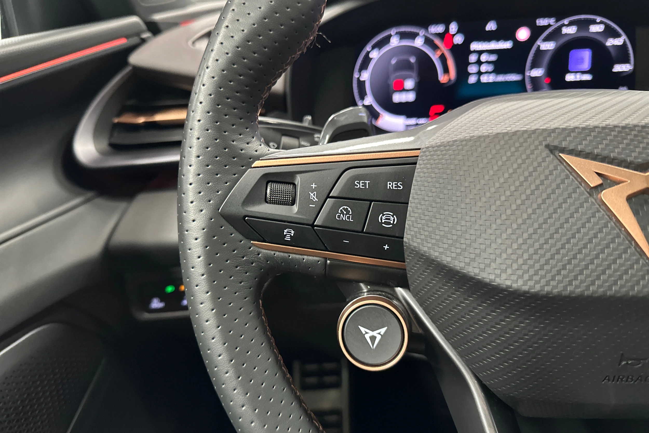 musta CUPRA Terramar 2025 kuva 15.