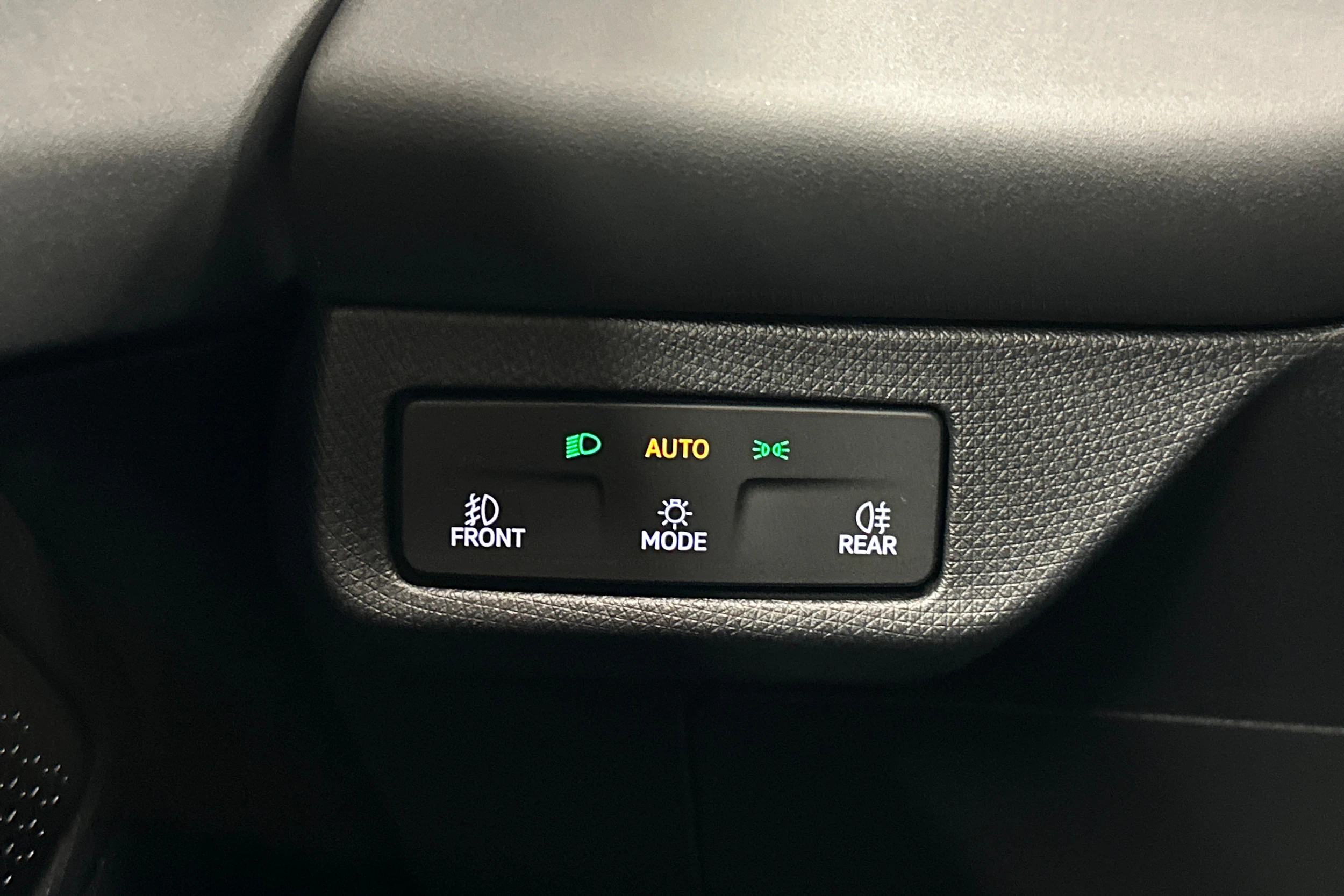 musta CUPRA Terramar 2025 kuva 19.