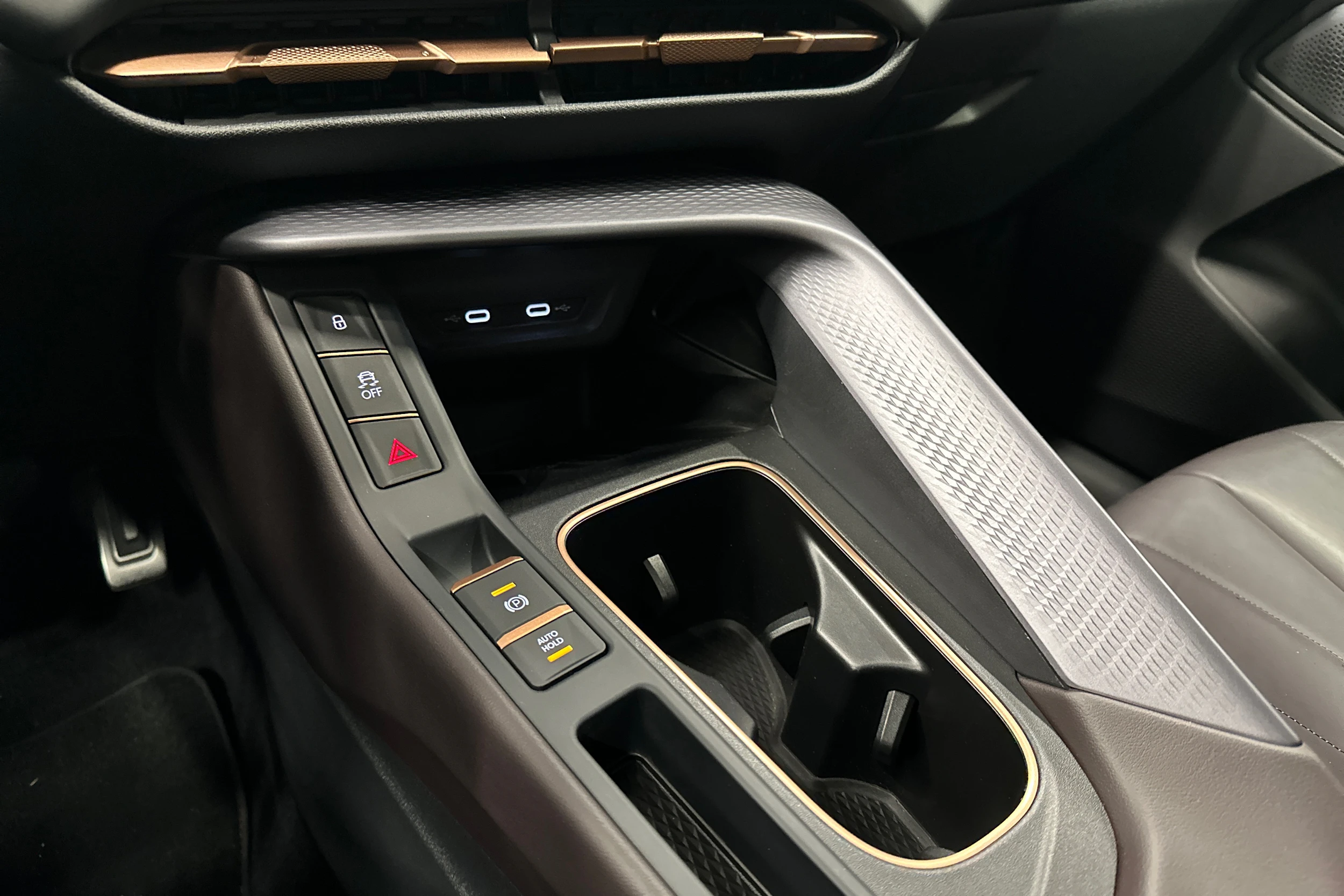 musta CUPRA Terramar 2025 kuva 32.