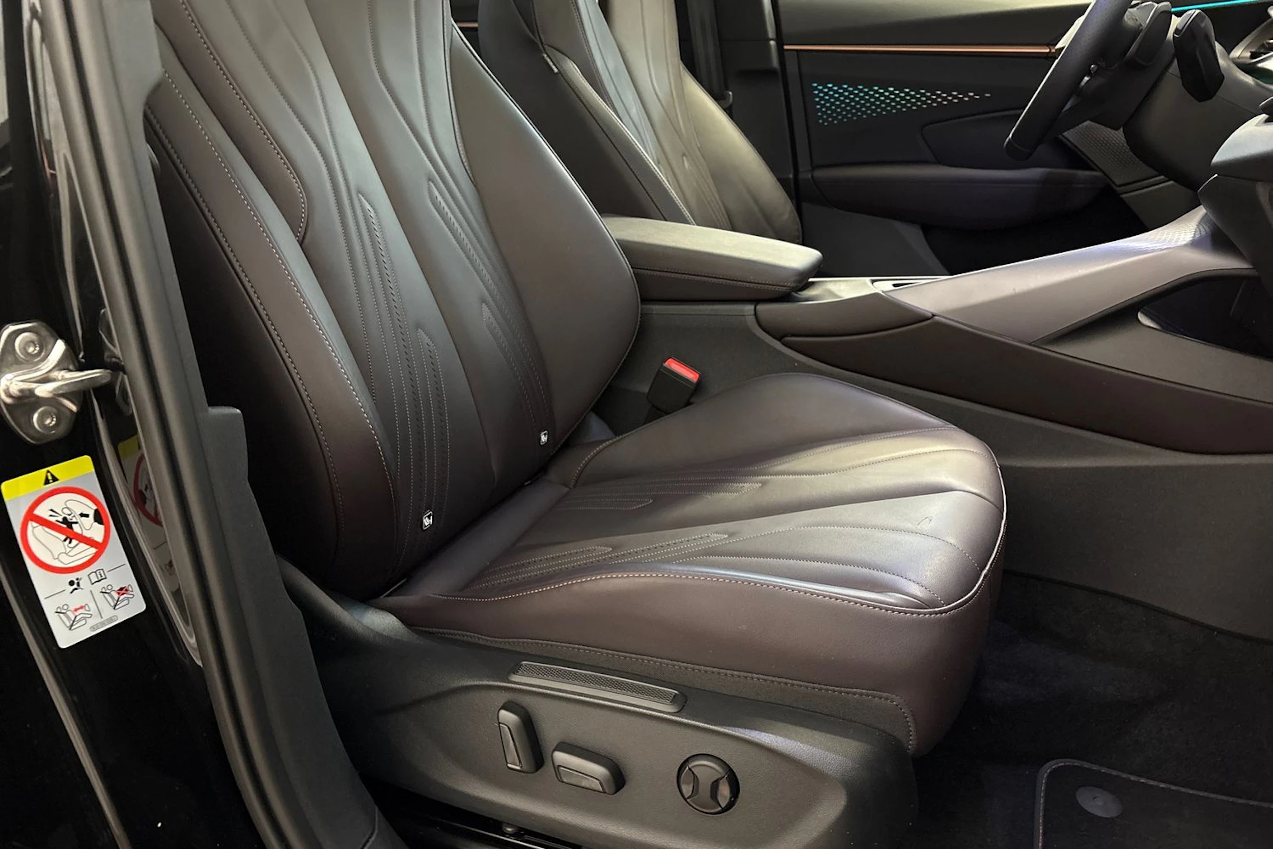 musta CUPRA Terramar 2025 kuva 13.