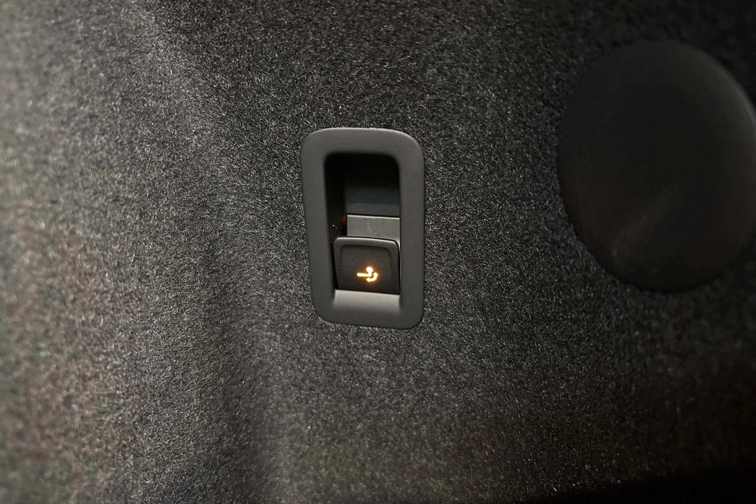 musta CUPRA Terramar 2025 kuva 15.