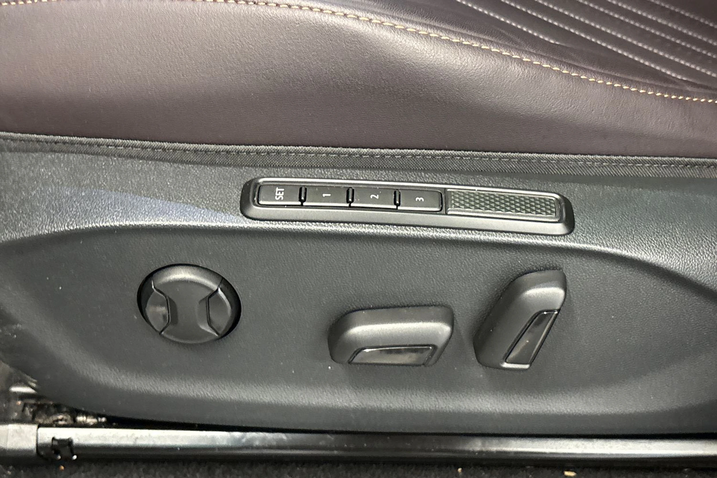 musta CUPRA Terramar 2025 kuva 16.