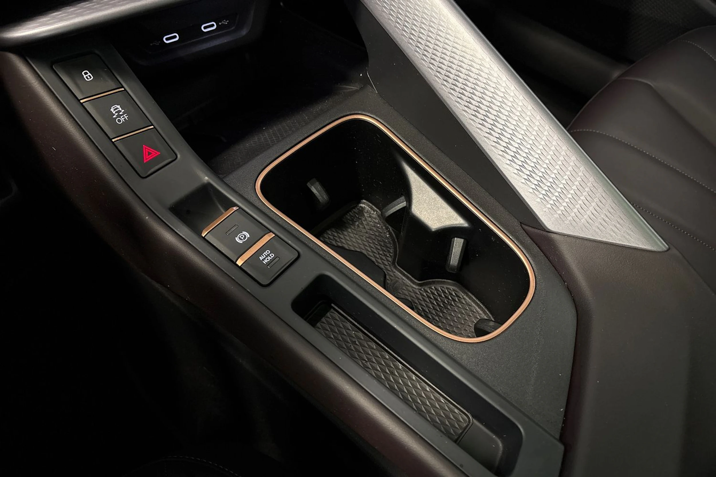 musta CUPRA Terramar 2025 kuva 28.