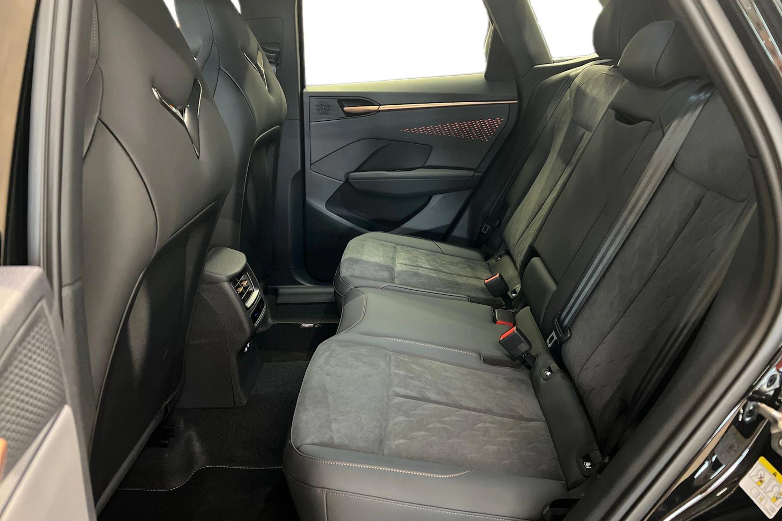 met. musta CUPRA Terramar 2026 kuva 8.