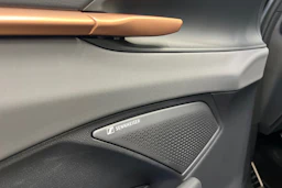 met. musta CUPRA Terramar 2026 kuva 11.