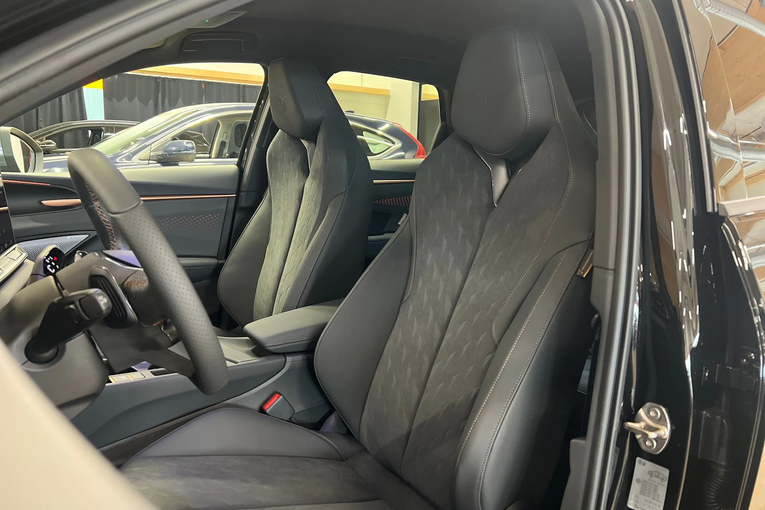 met. musta CUPRA Terramar 2026 kuva 13.