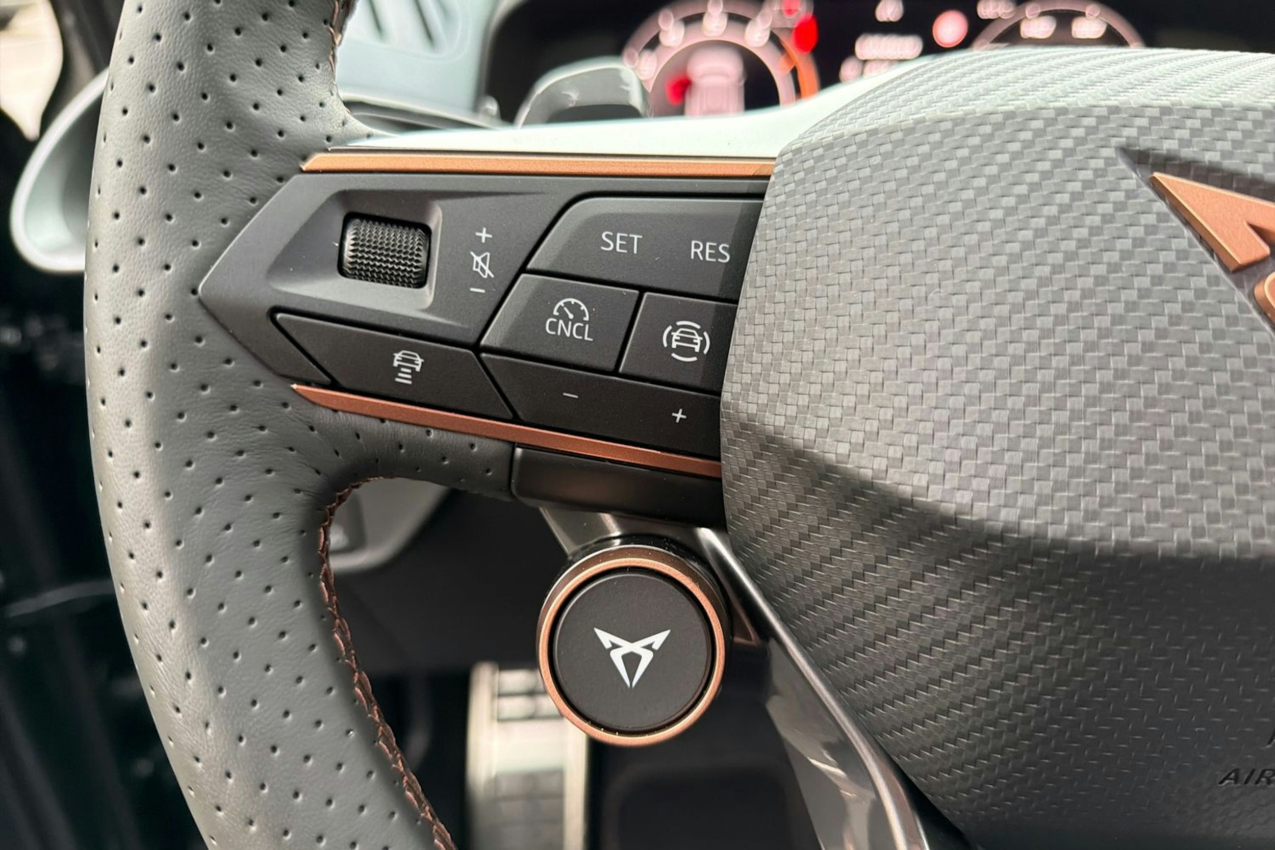 harmaa CUPRA Terramar 2026 kuva 11.