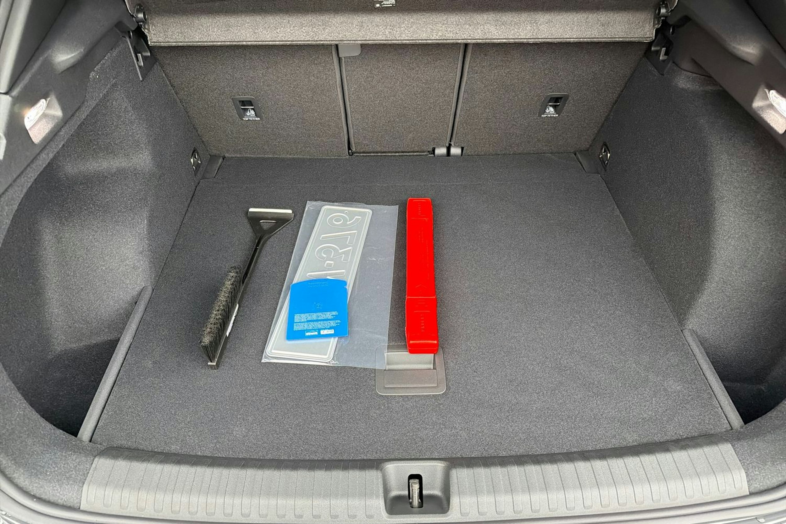 harmaa CUPRA Terramar 2026 kuva 17.