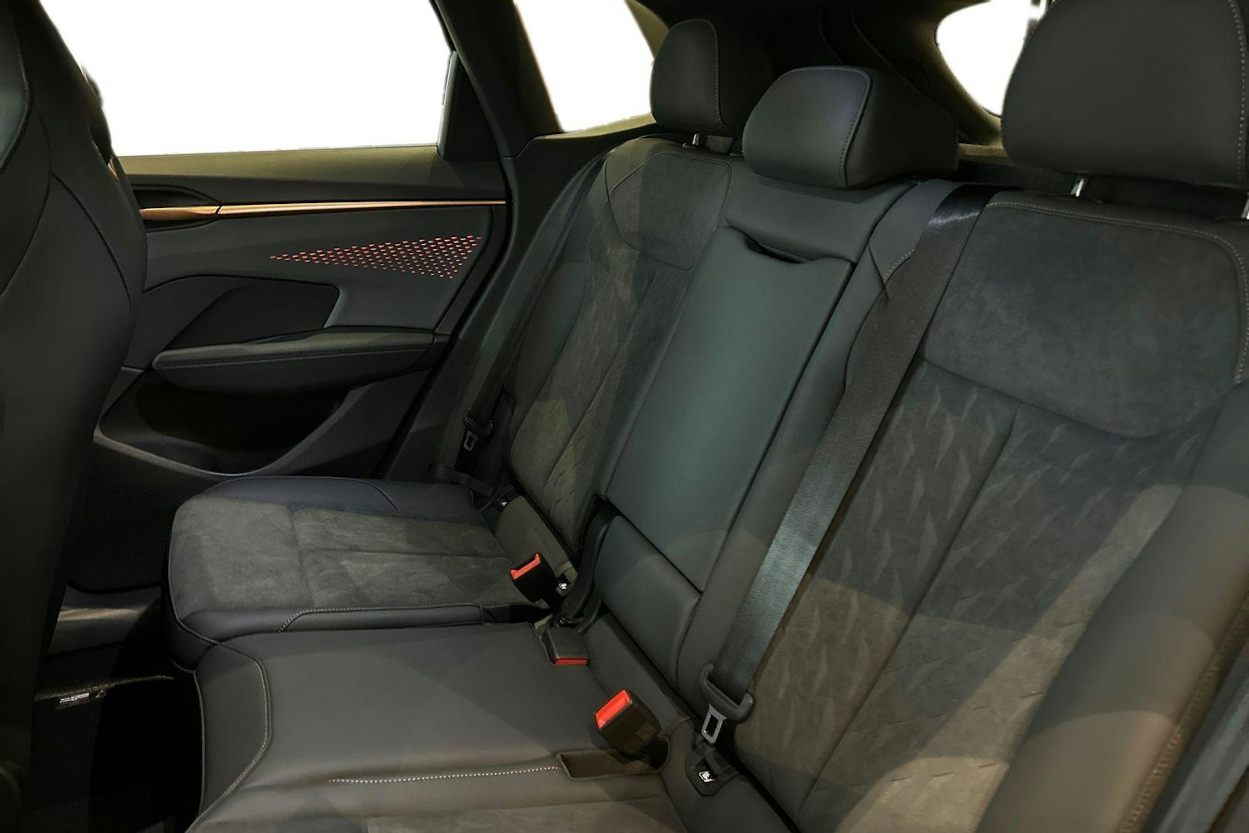 harmaa CUPRA Terramar 2026 kuva 8.