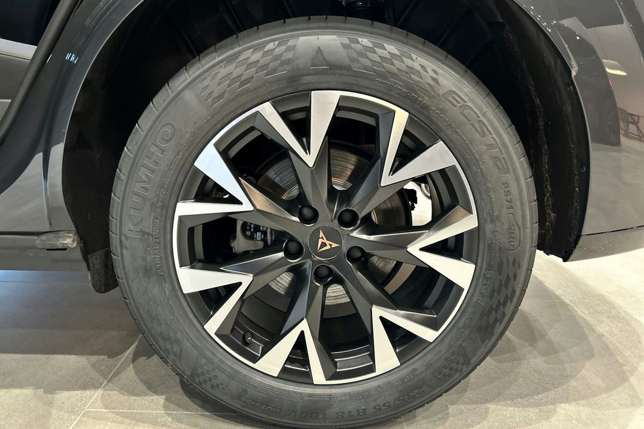 harmaa CUPRA Terramar 2026 kuva 9.