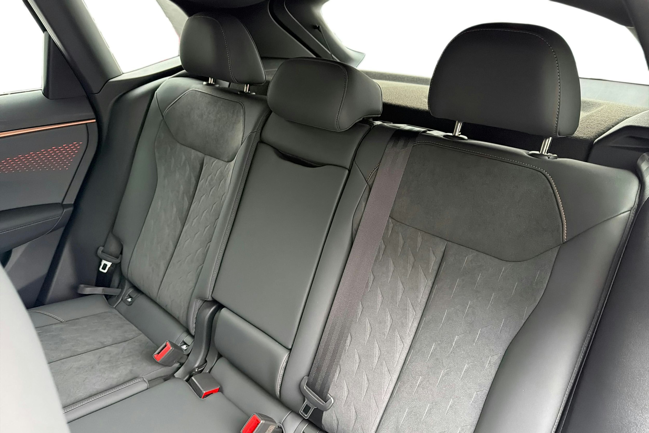 harmaa CUPRA Terramar 2026 kuva 8.