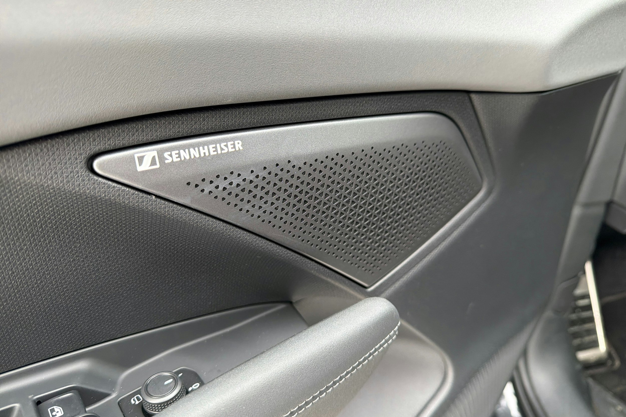 harmaa CUPRA Terramar 2026 kuva 12.