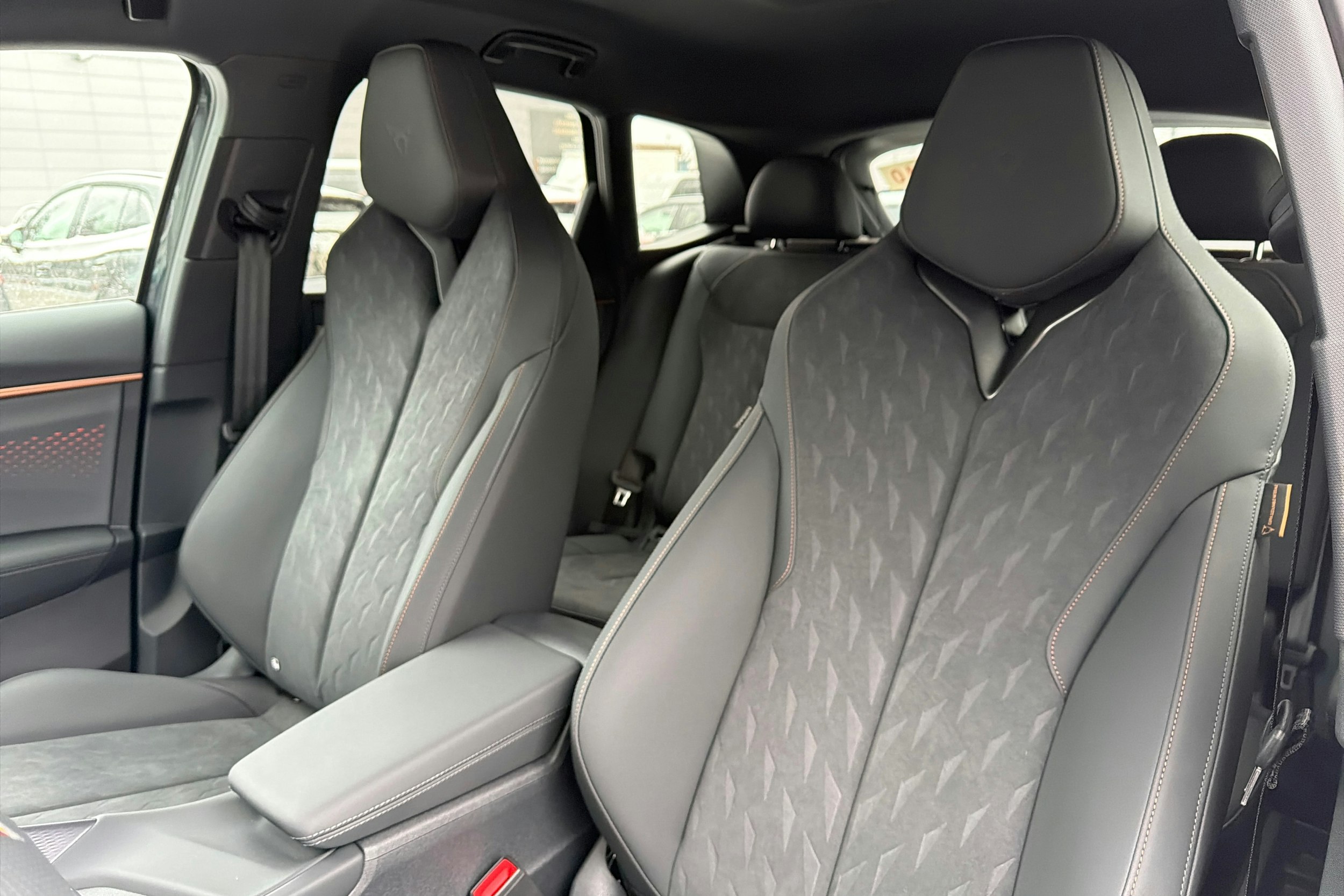 harmaa CUPRA Terramar 2026 kuva 16.