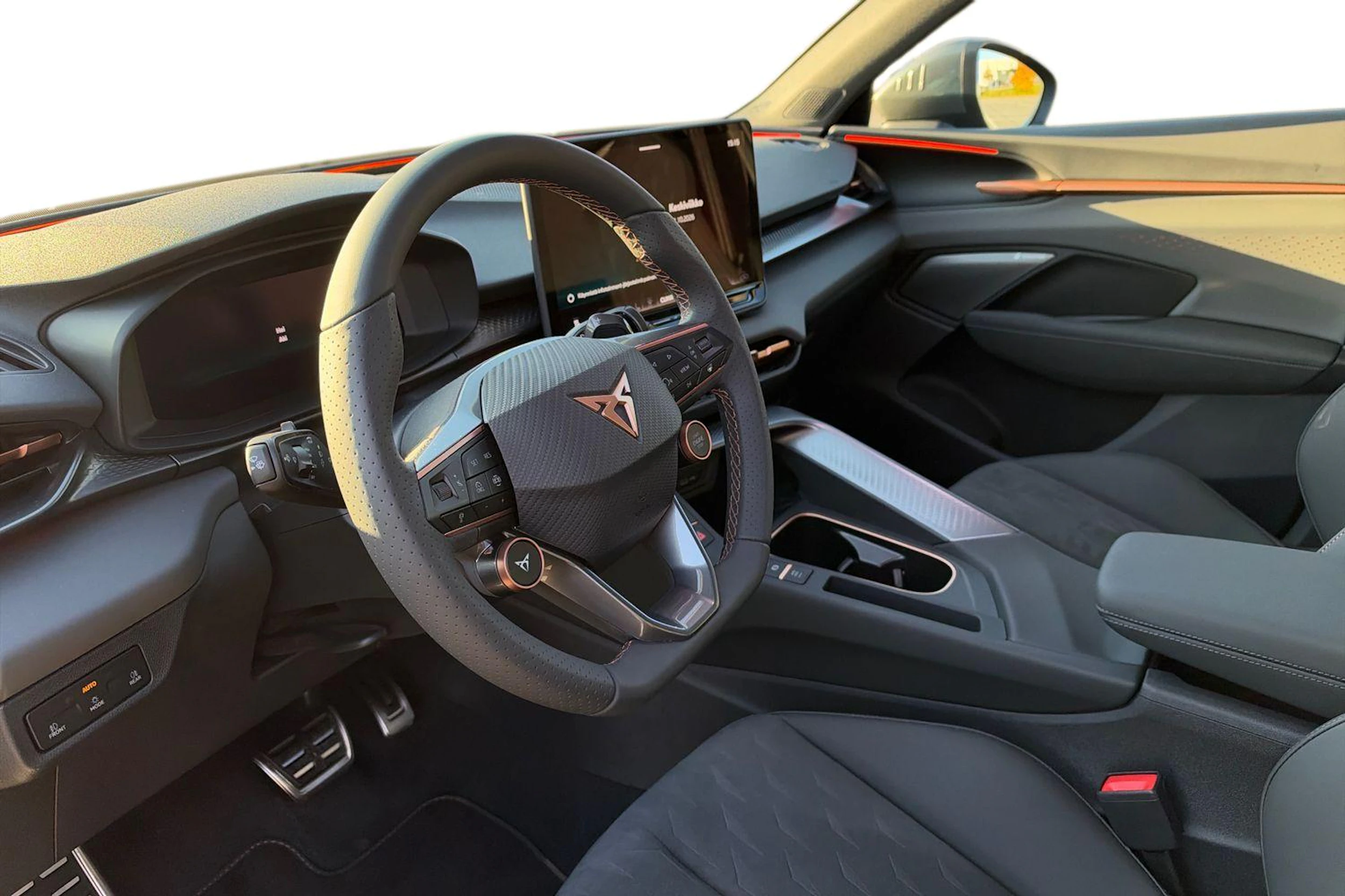 harmaa CUPRA Terramar 2026 kuva 6.