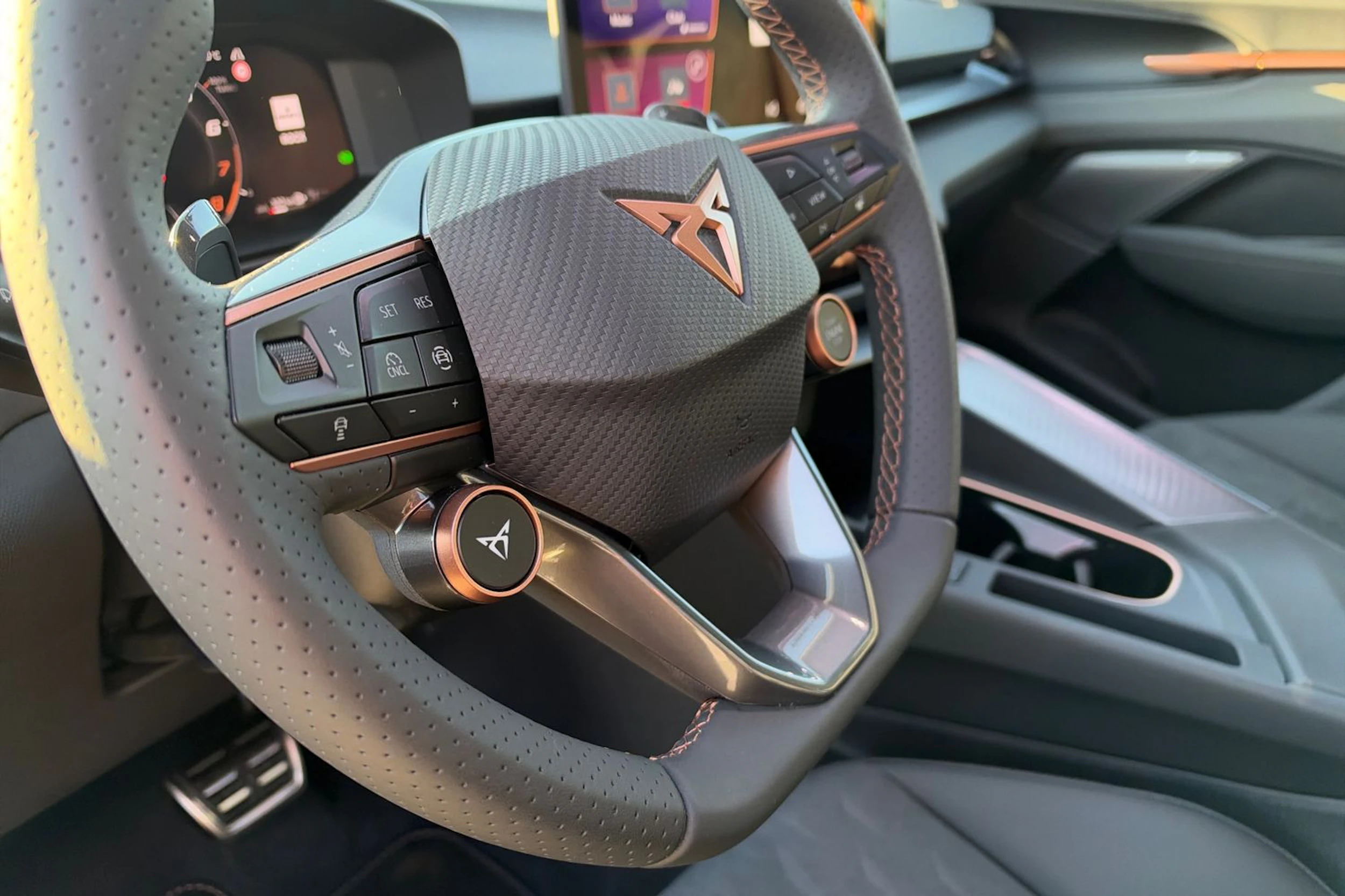 harmaa CUPRA Terramar 2026 kuva 13.