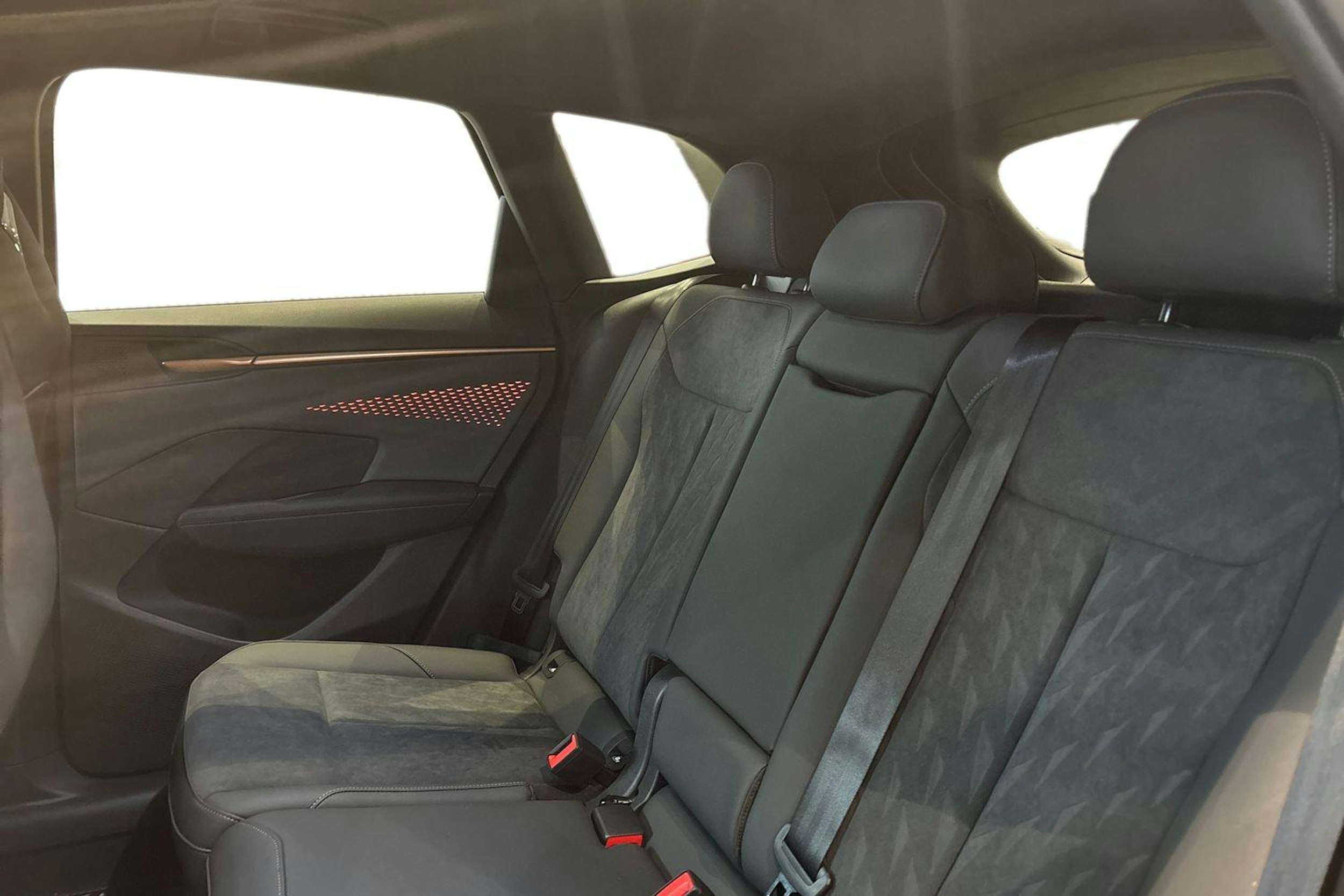 harmaa CUPRA Terramar 2026 kuva 8.