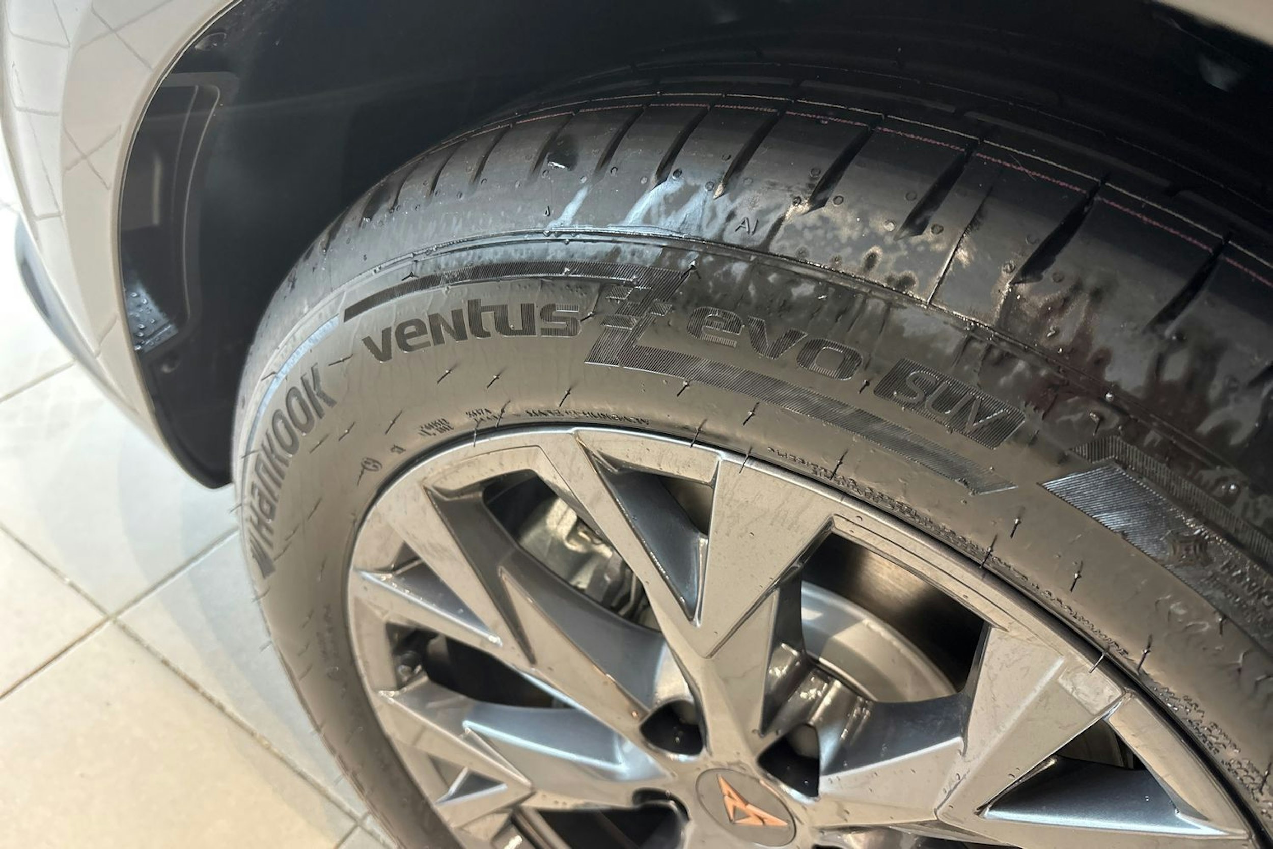 harmaa CUPRA Terramar 2026 kuva 10.