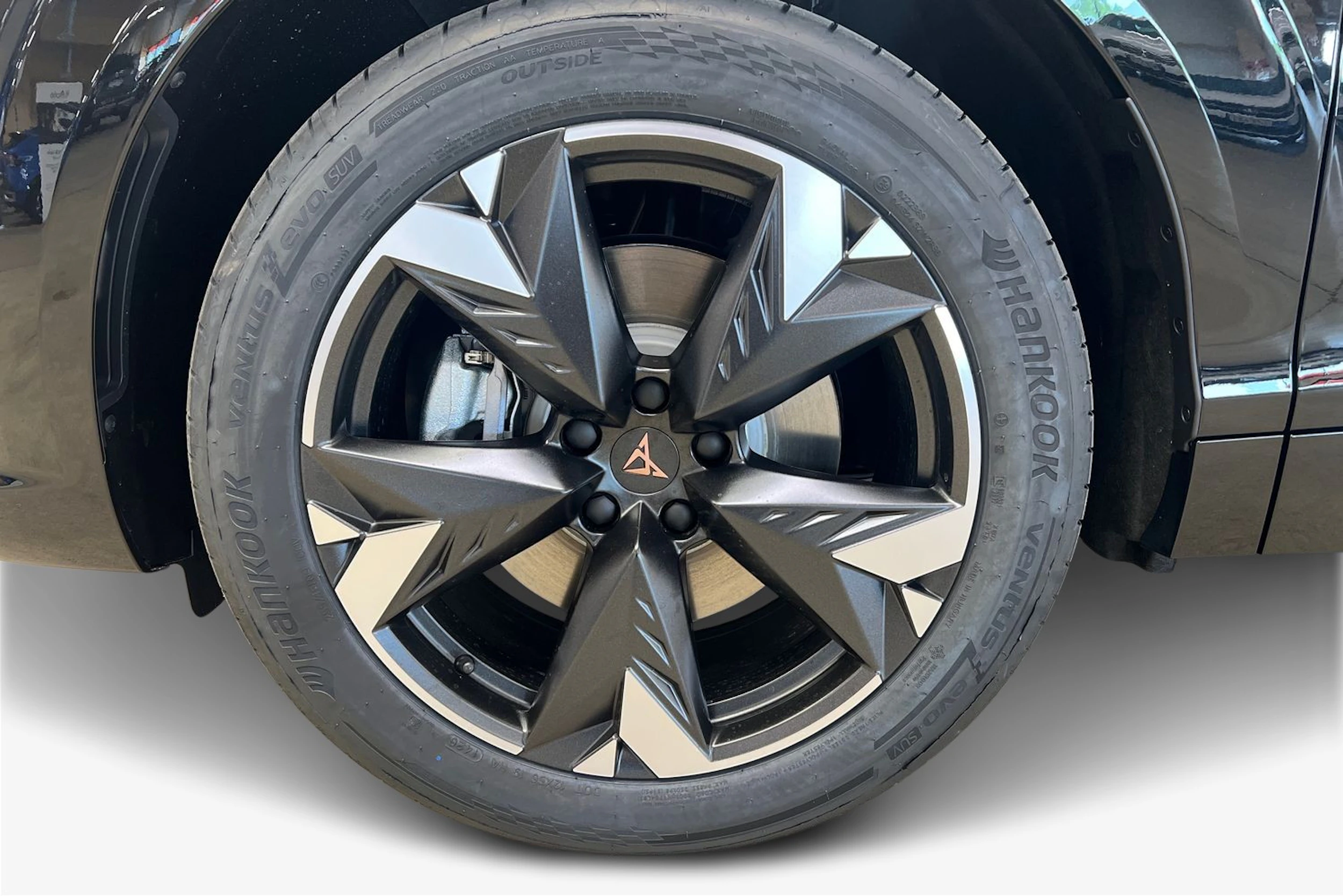 met. musta CUPRA Terramar 2026 kuva 9.