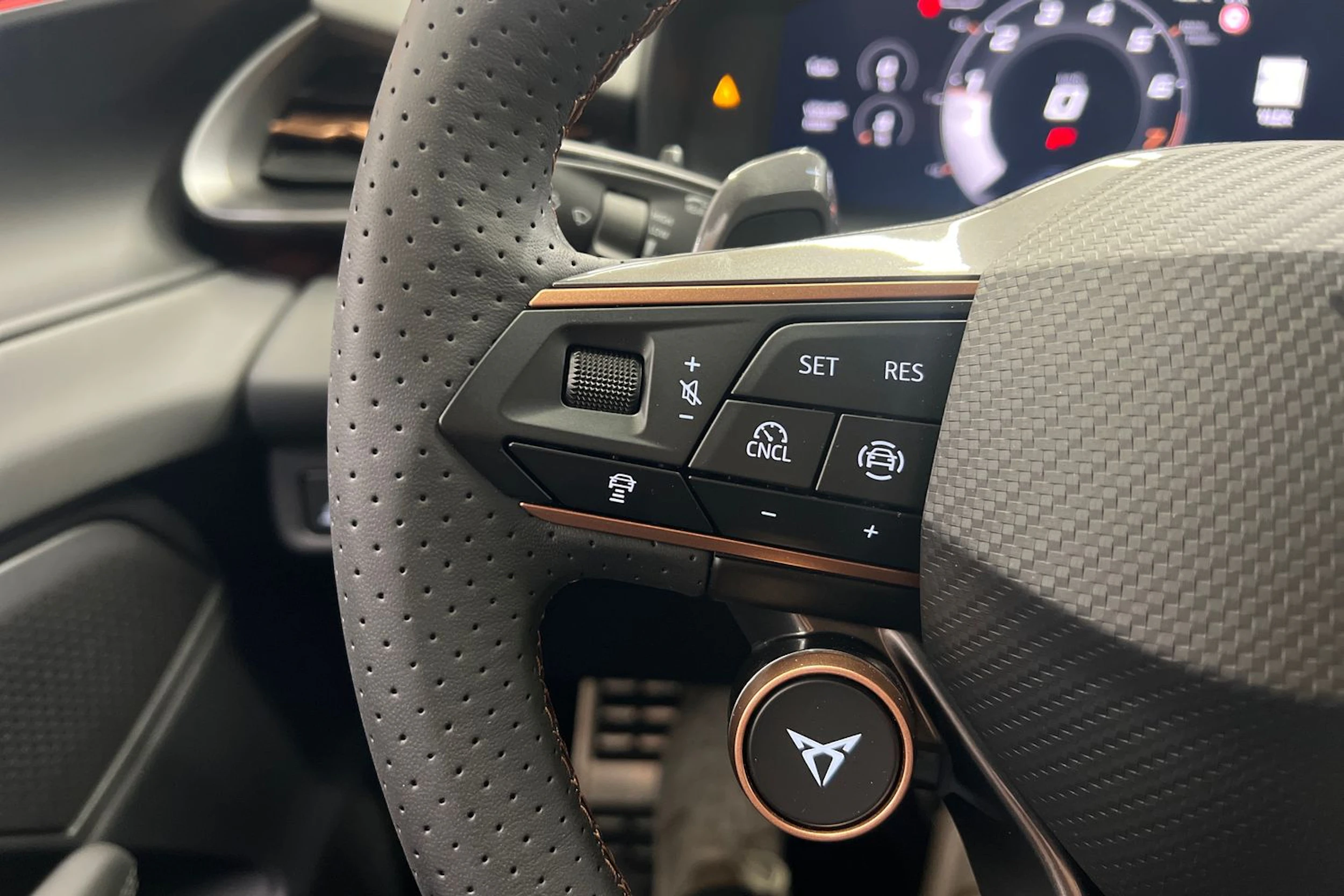 met. musta CUPRA Terramar 2026 kuva 20.
