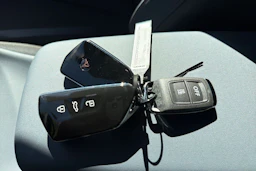 harmaa CUPRA Terramar 2026 kuva 12.