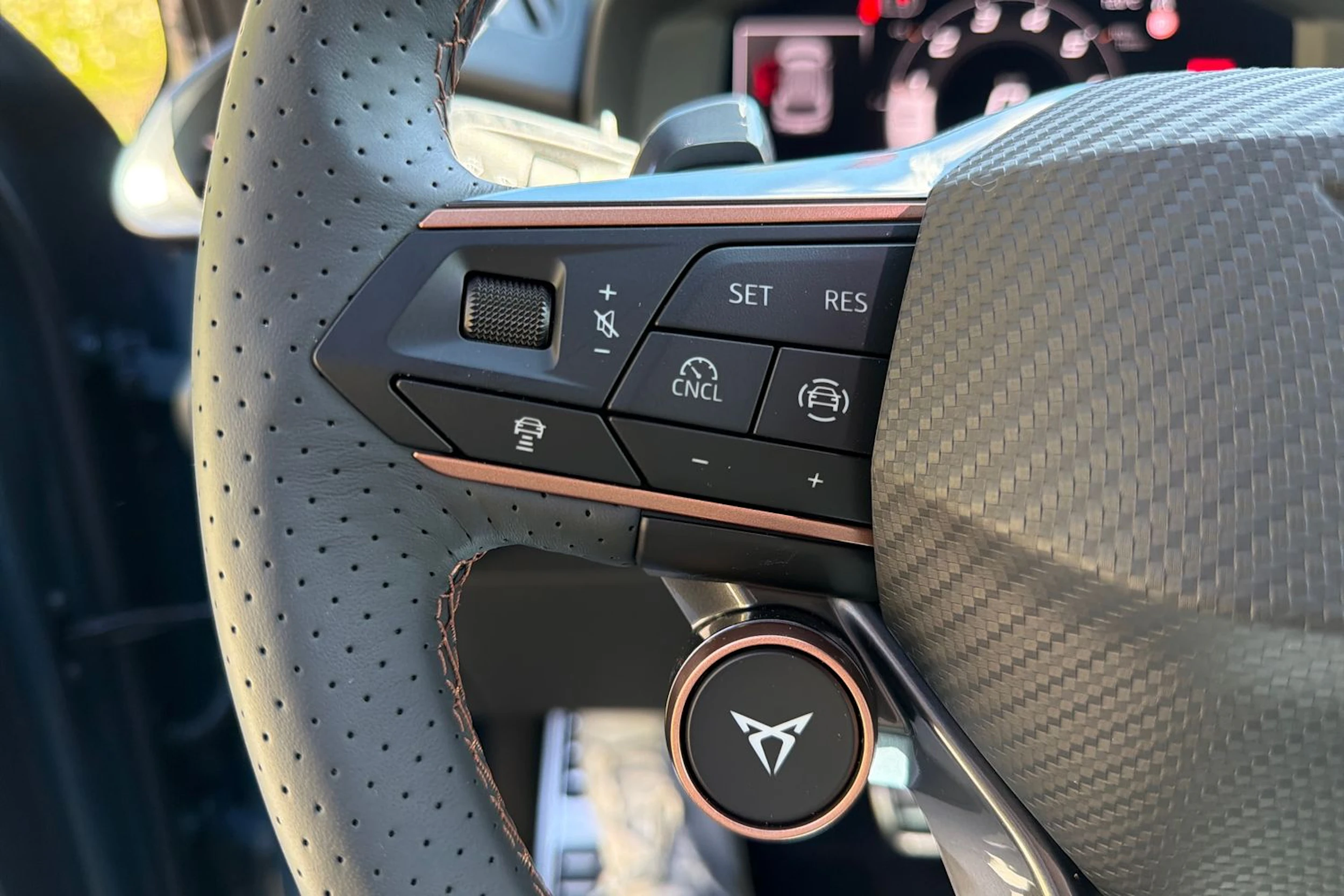 harmaa CUPRA Terramar 2026 kuva 15.