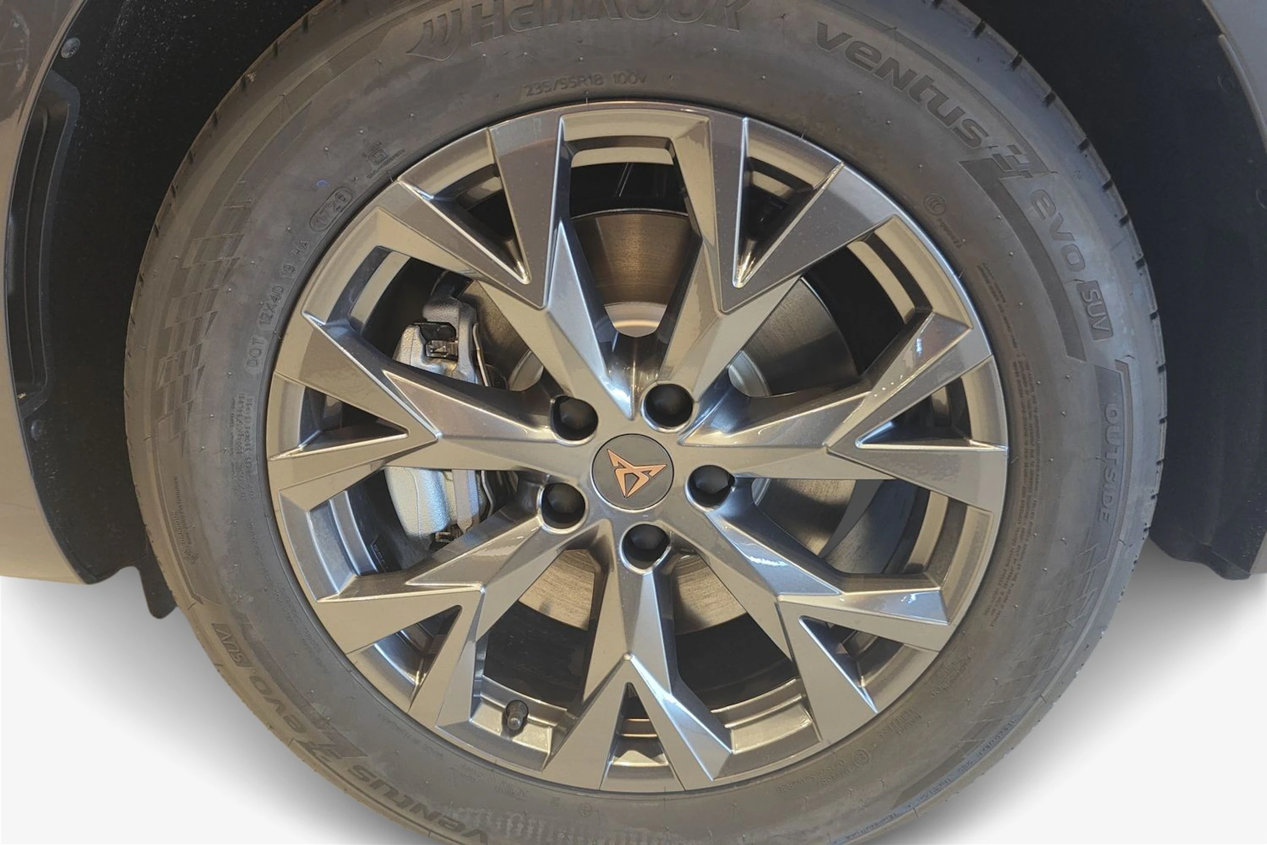 harmaa CUPRA Terramar 2026 kuva 9.