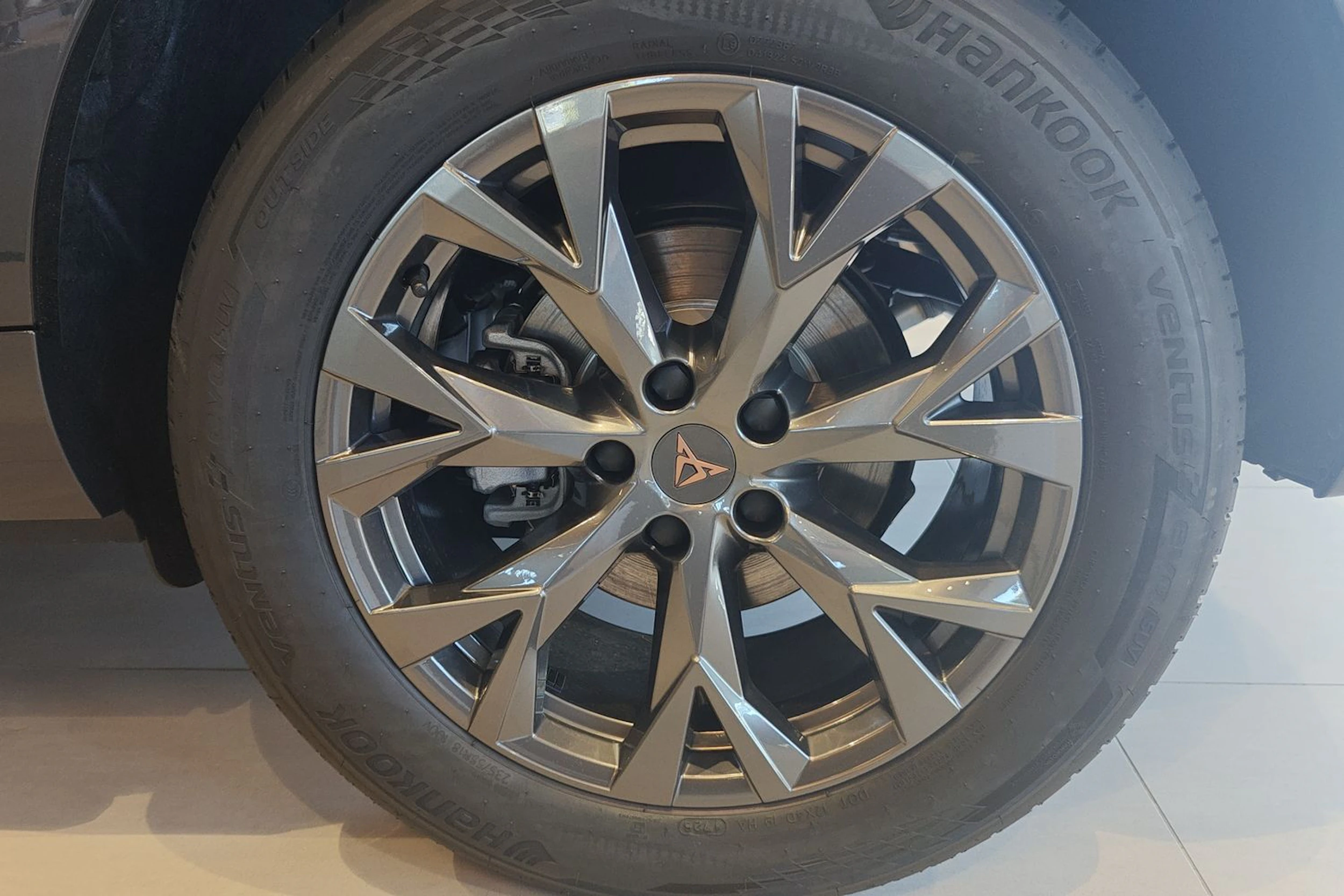 harmaa CUPRA Terramar 2026 kuva 10.