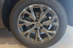 harmaa CUPRA Terramar 2026 kuva 10.