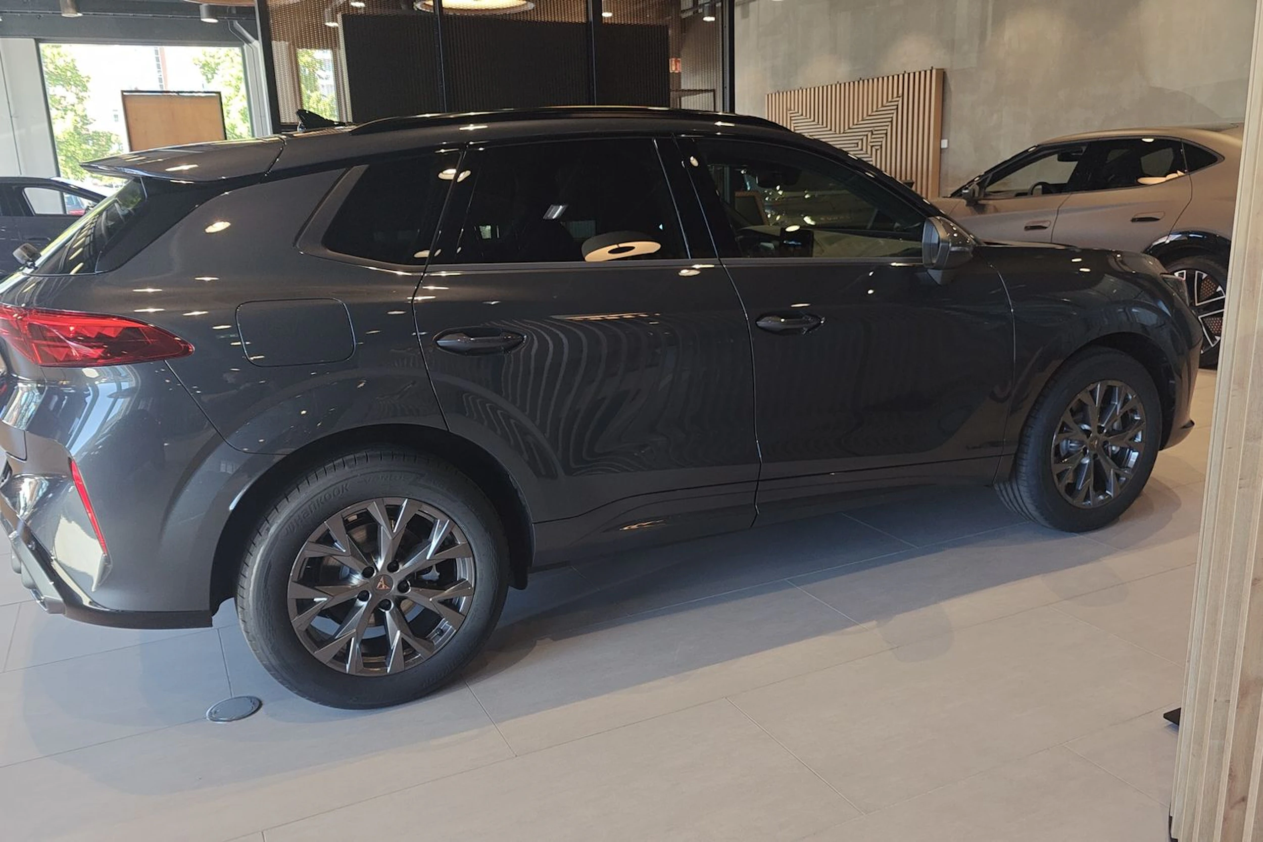harmaa CUPRA Terramar 2026 kuva 12.