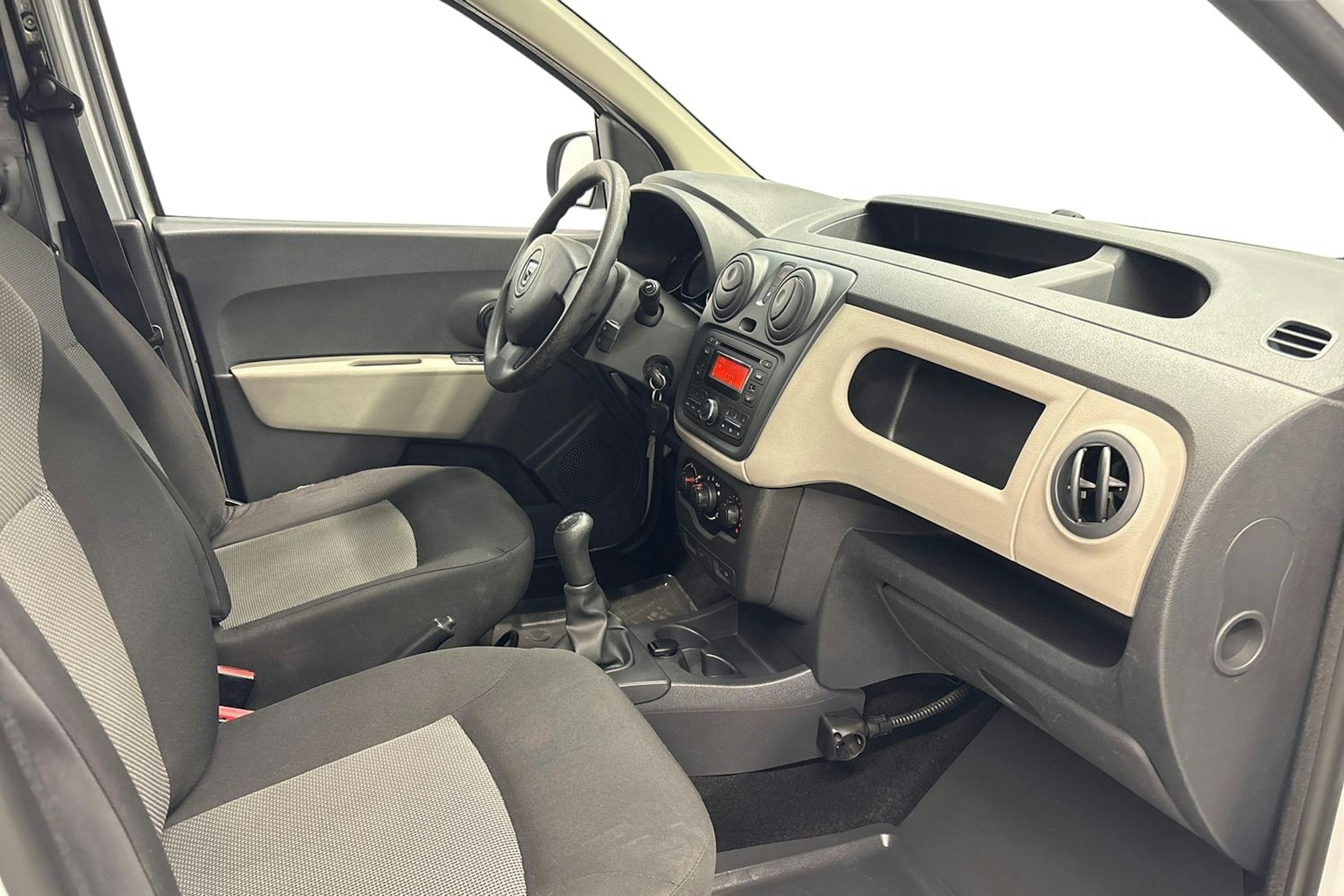 valkoinen Dacia Dokker Van 2015 kuva 9.