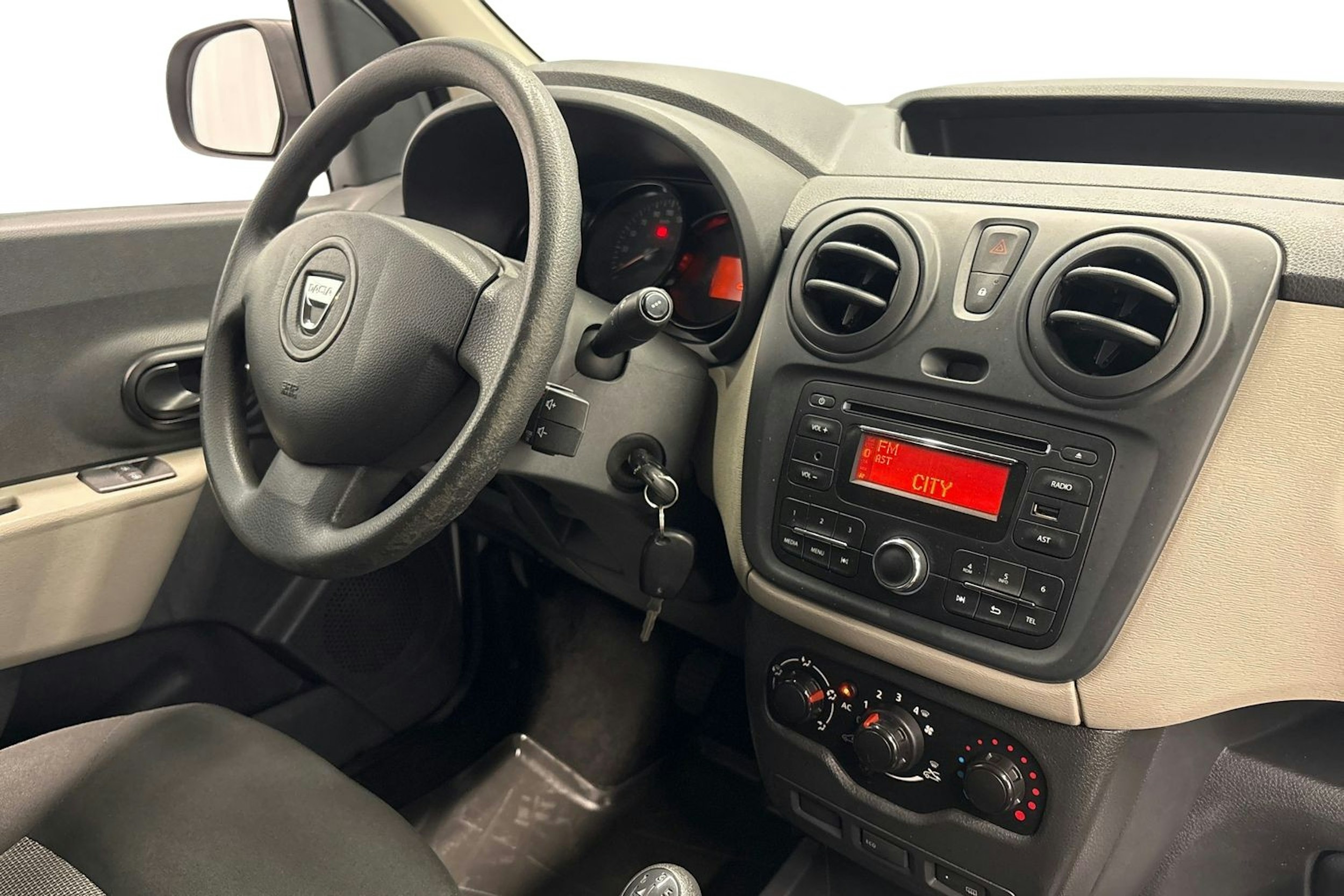 valkoinen Dacia Dokker Van 2015 kuva 10.