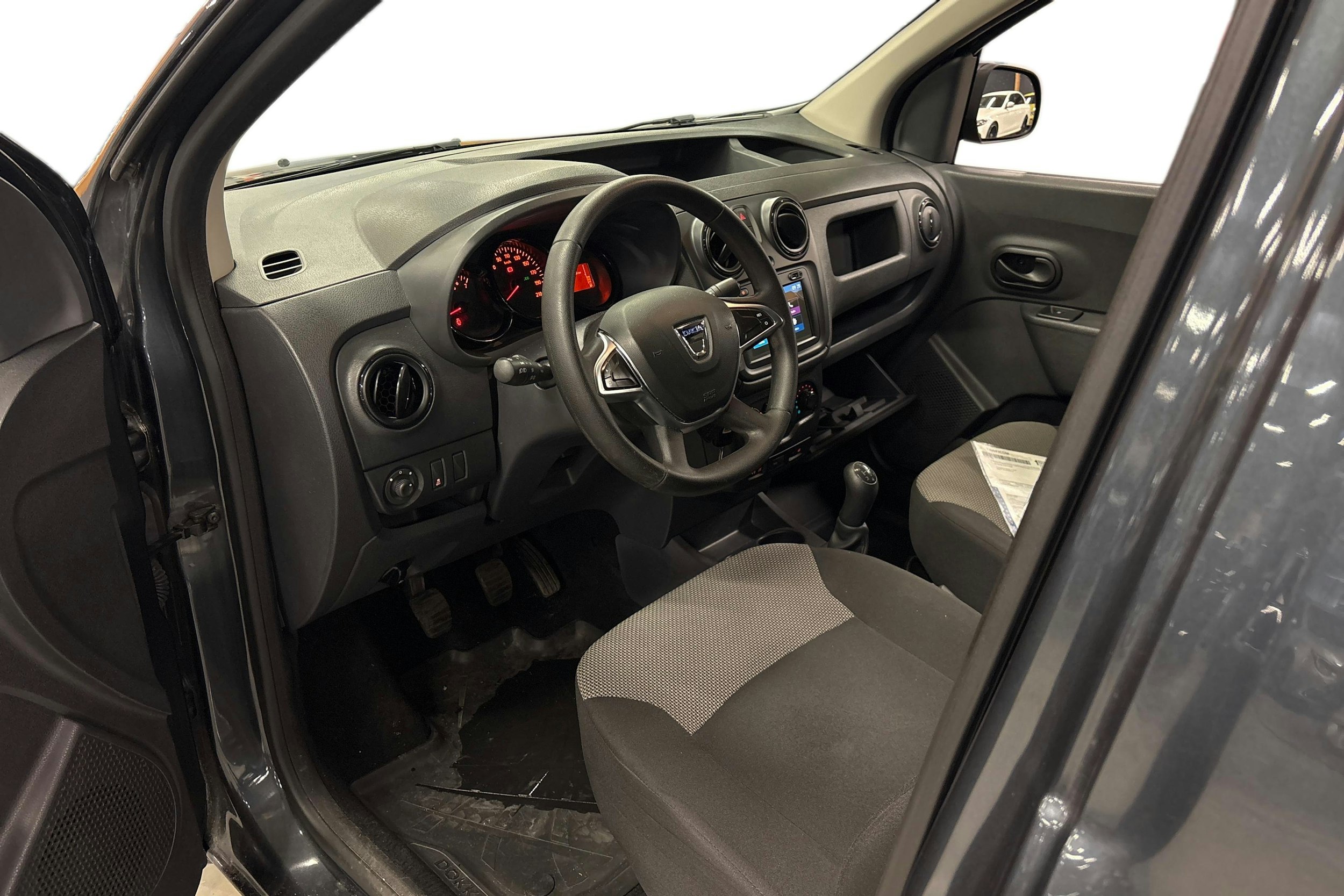 harmaa Dacia Dokker Van 2019 kuva 3.