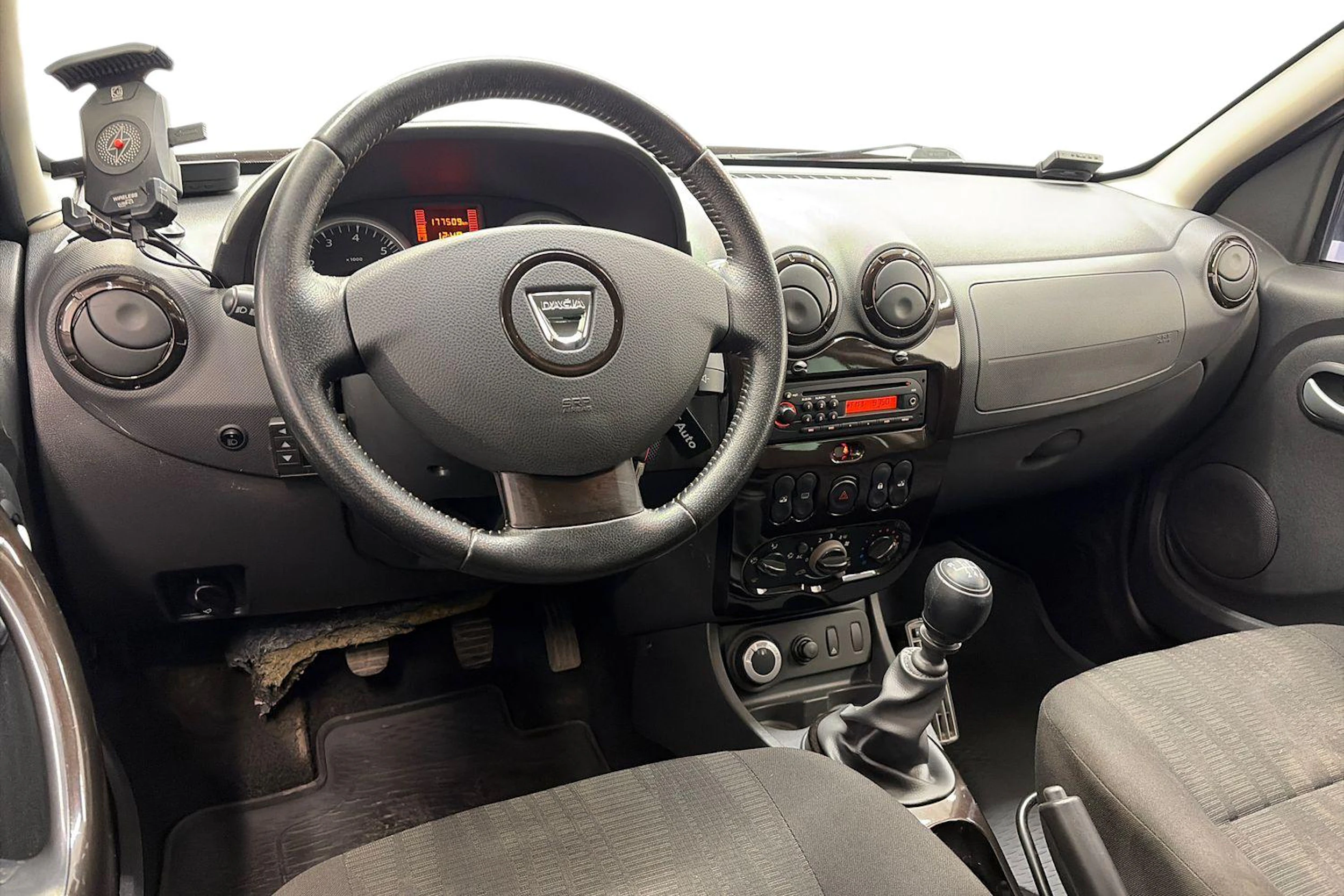 Ruskea (beige) Dacia Duster 2013 kuva 7.