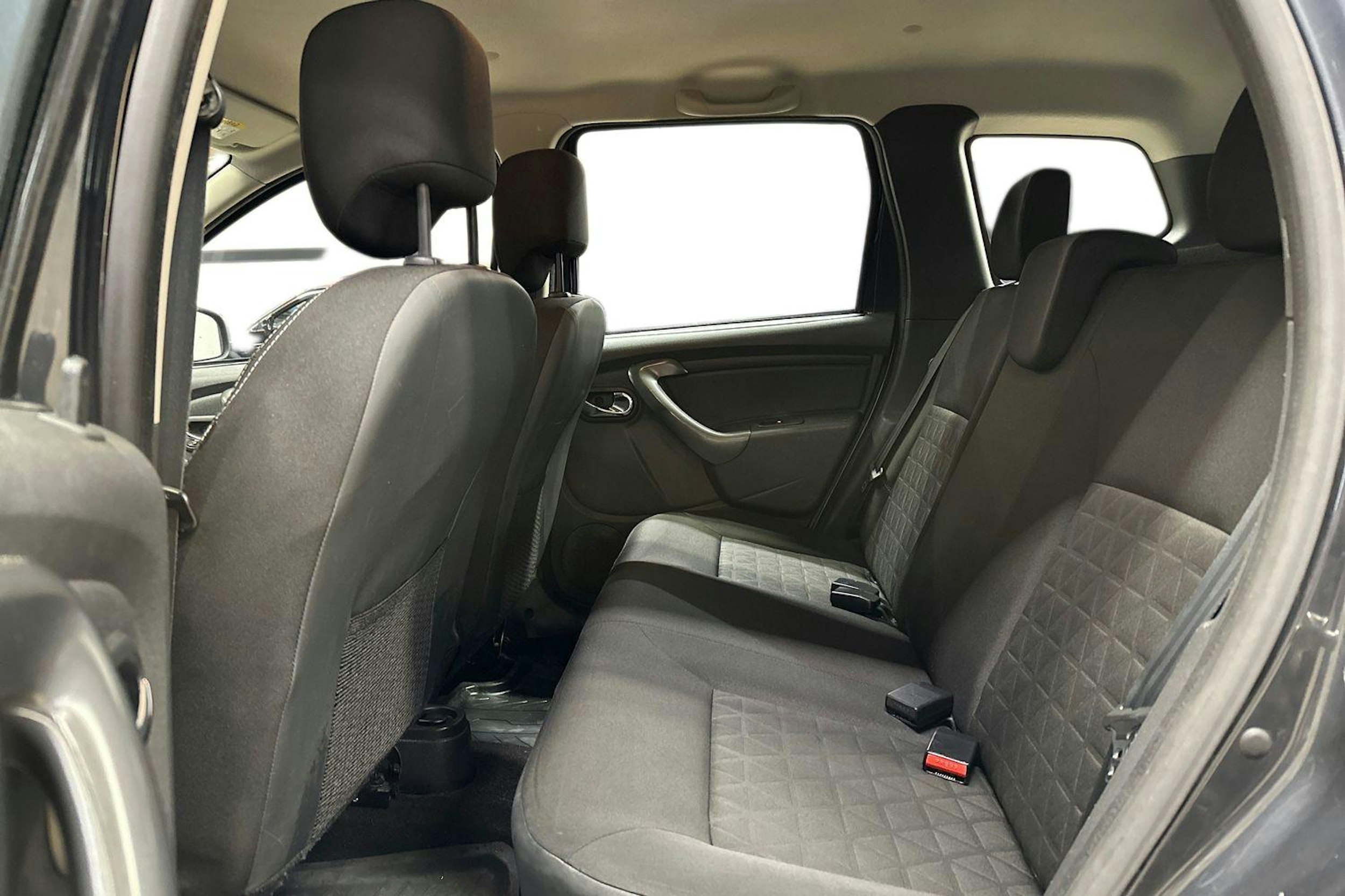 harmaa Dacia Duster 2014 kuva 10.