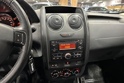 harmaa Dacia Duster 2014 kuva 16.