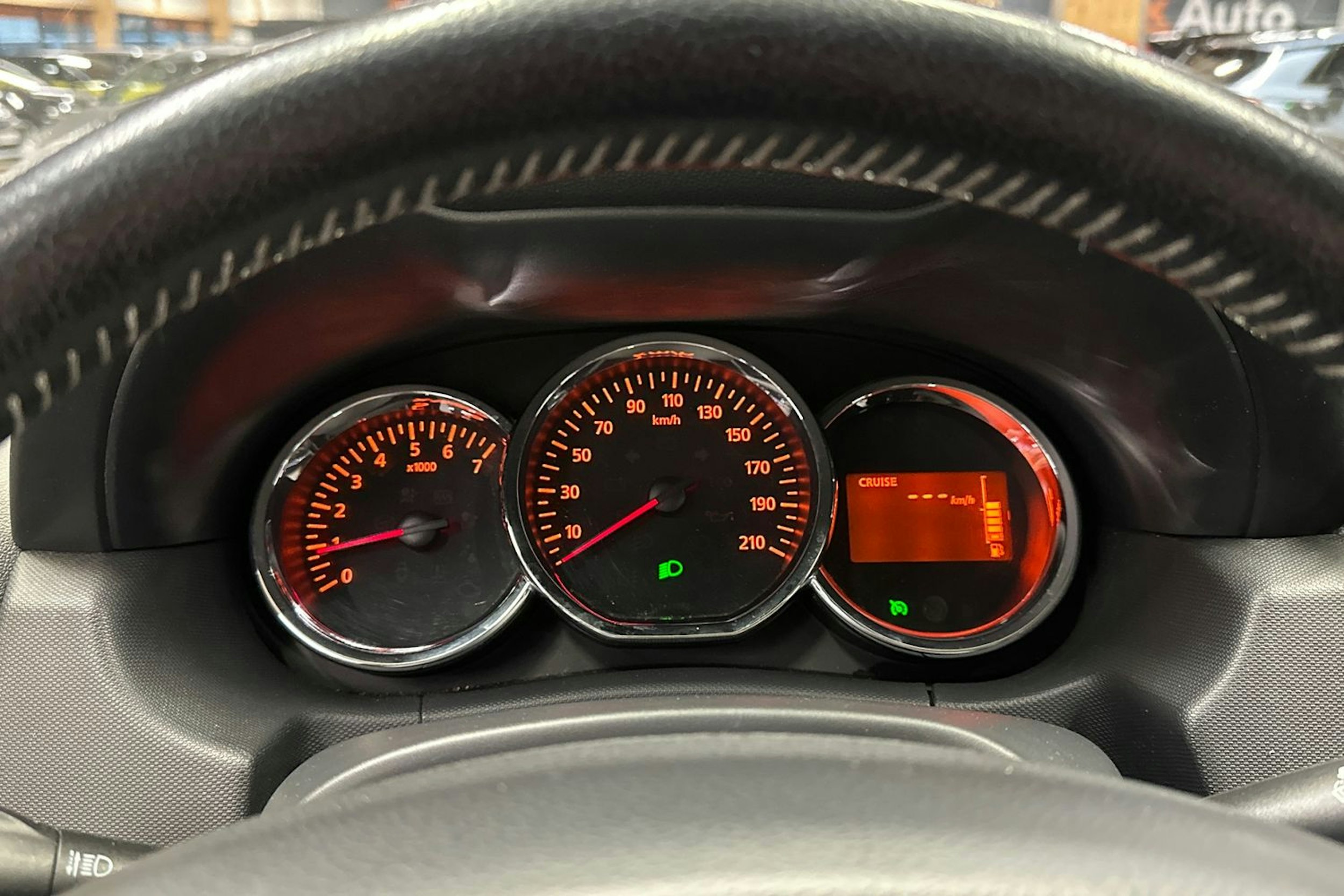 harmaa Dacia Duster 2014 kuva 19.