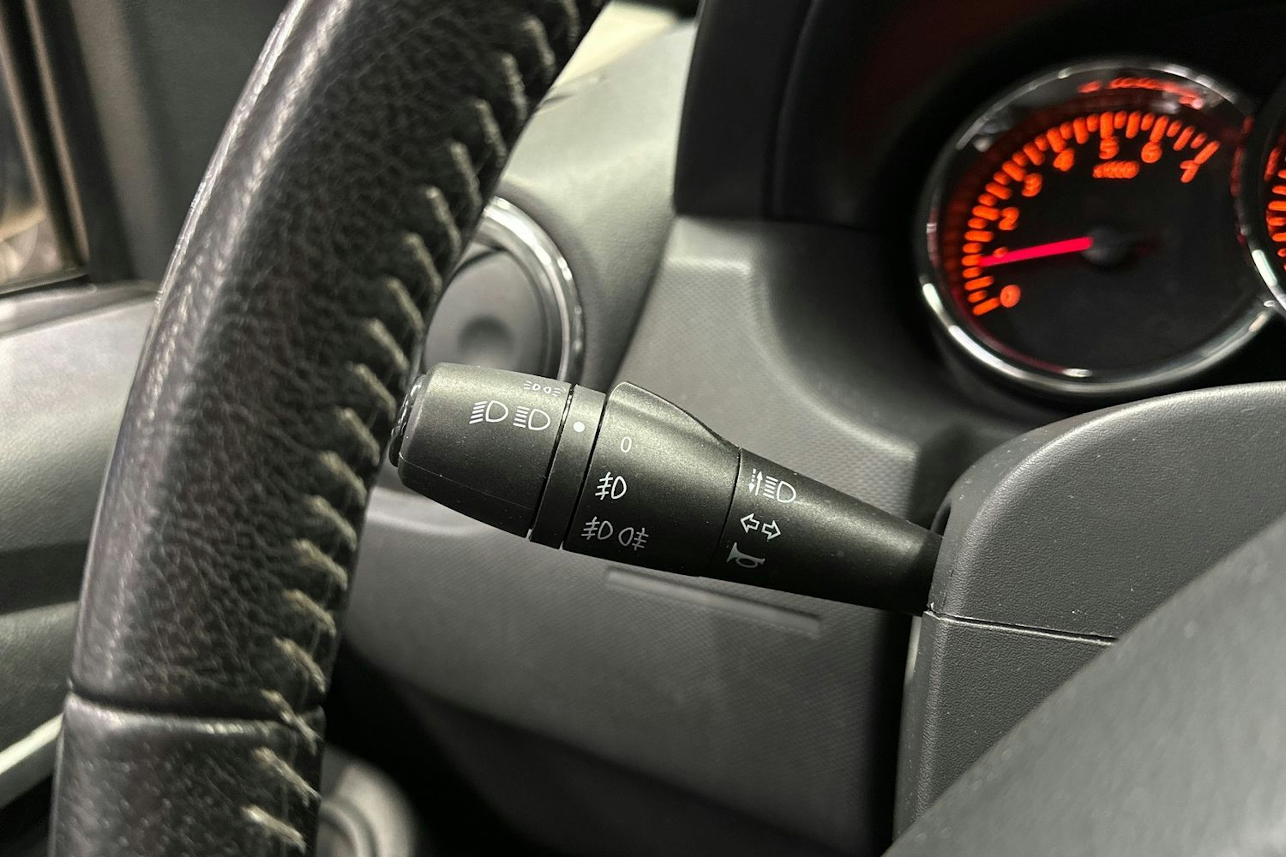 harmaa Dacia Duster 2014 kuva 20.