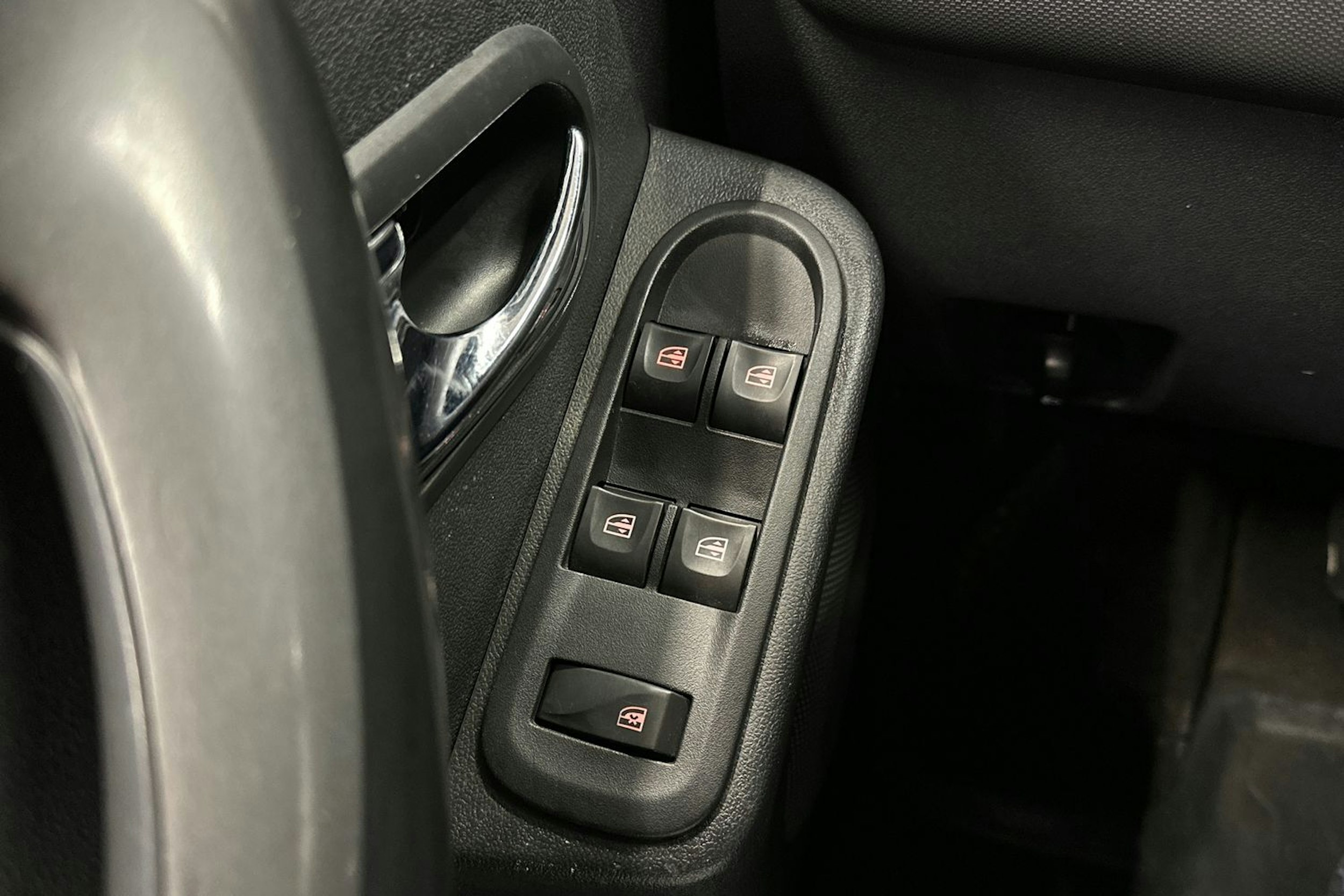 harmaa Dacia Duster 2014 kuva 22.