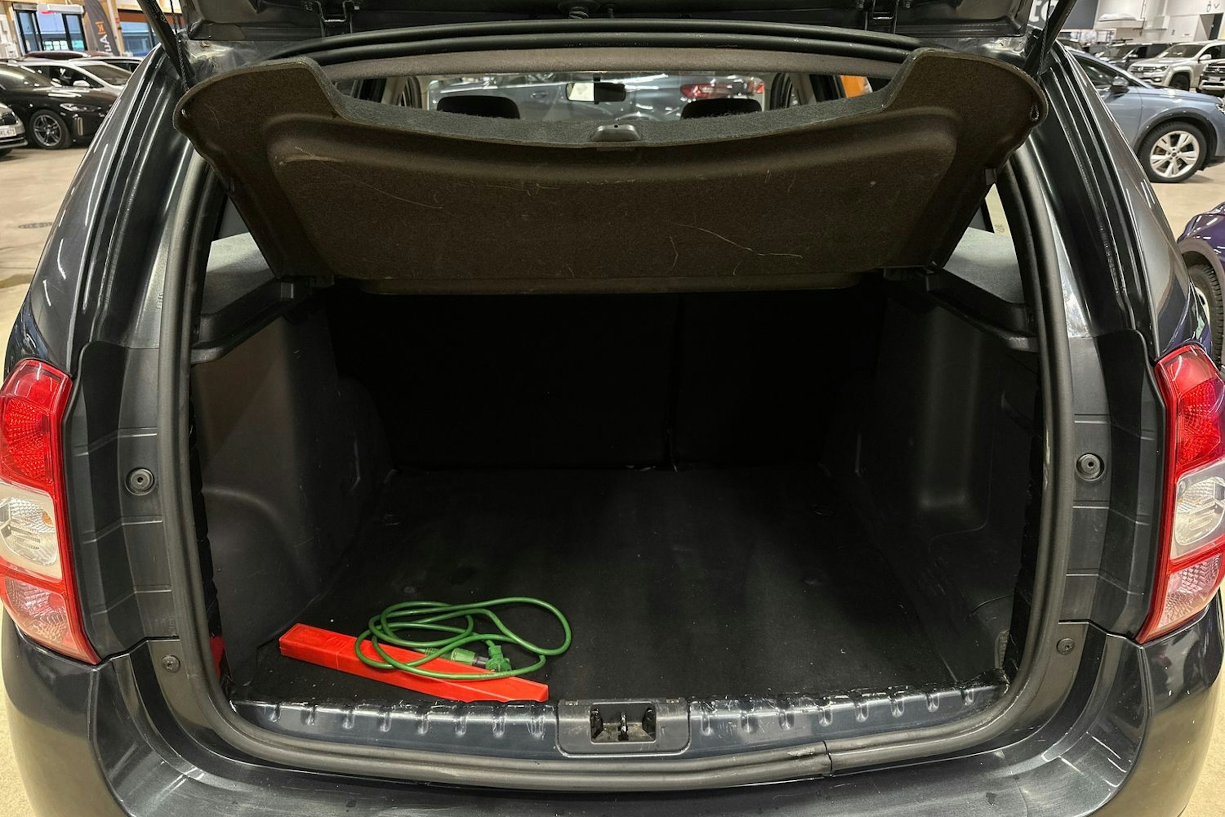 harmaa Dacia Duster 2014 kuva 23.