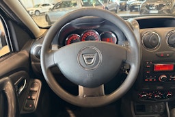 vihreä Dacia Duster 2014 kuva 14.