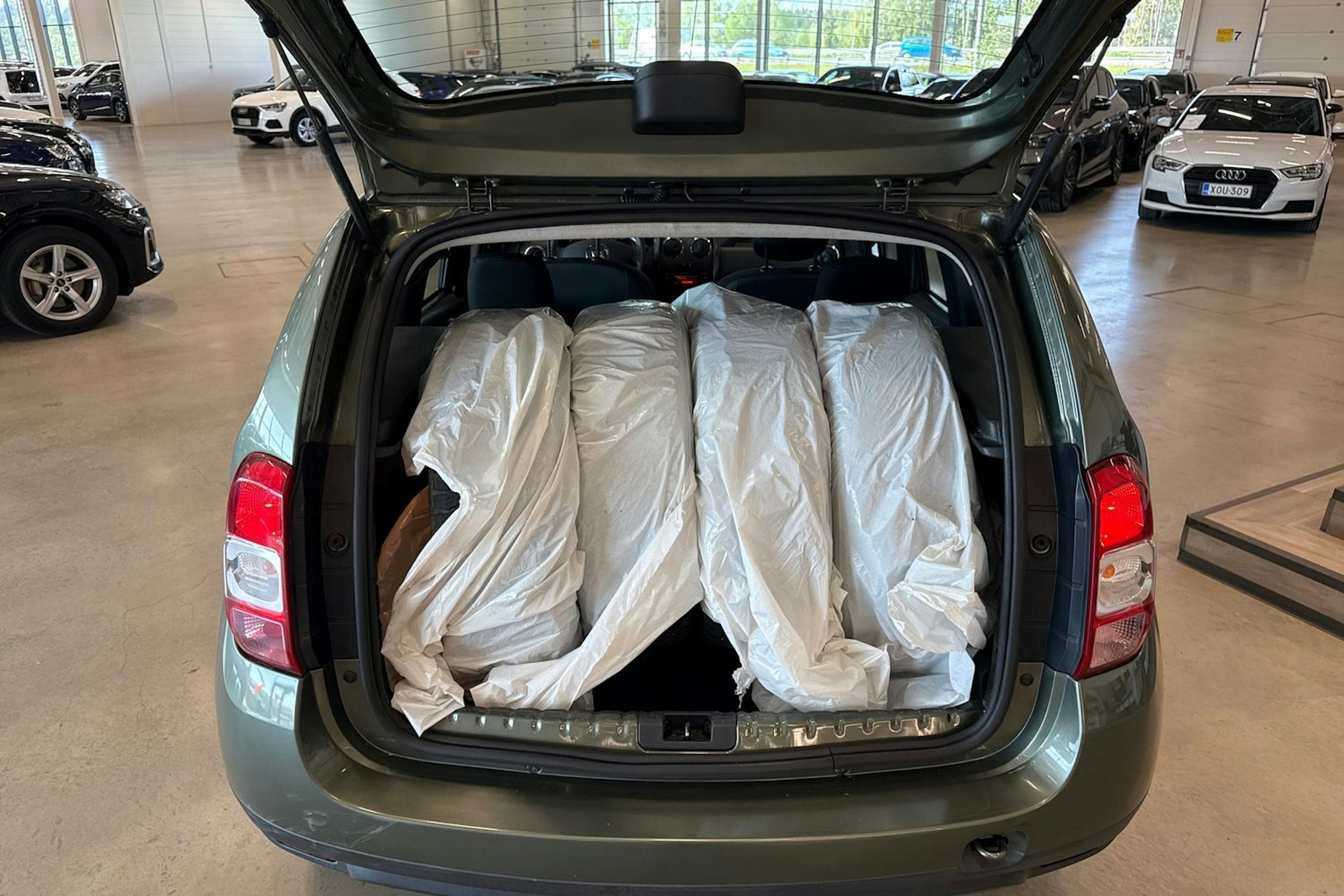 vihreä Dacia Duster 2014 kuva 18.