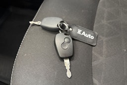 vihreä Dacia Duster 2014 kuva 20.