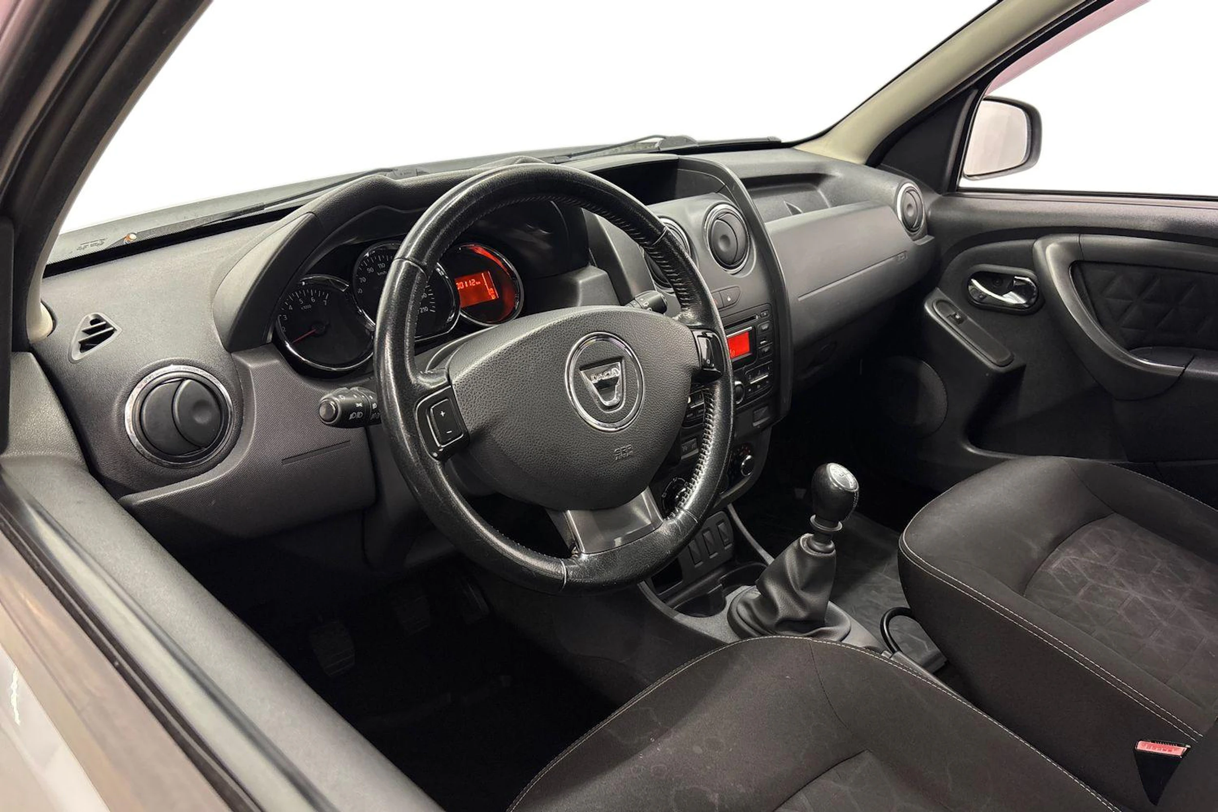 harmaa Dacia Duster 2015 kuva 6.