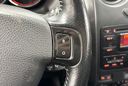 harmaa Dacia Duster 2015 kuva 13.