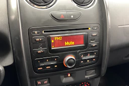 harmaa Dacia Duster 2015 kuva 15.