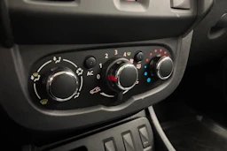 harmaa Dacia Duster 2015 kuva 17.